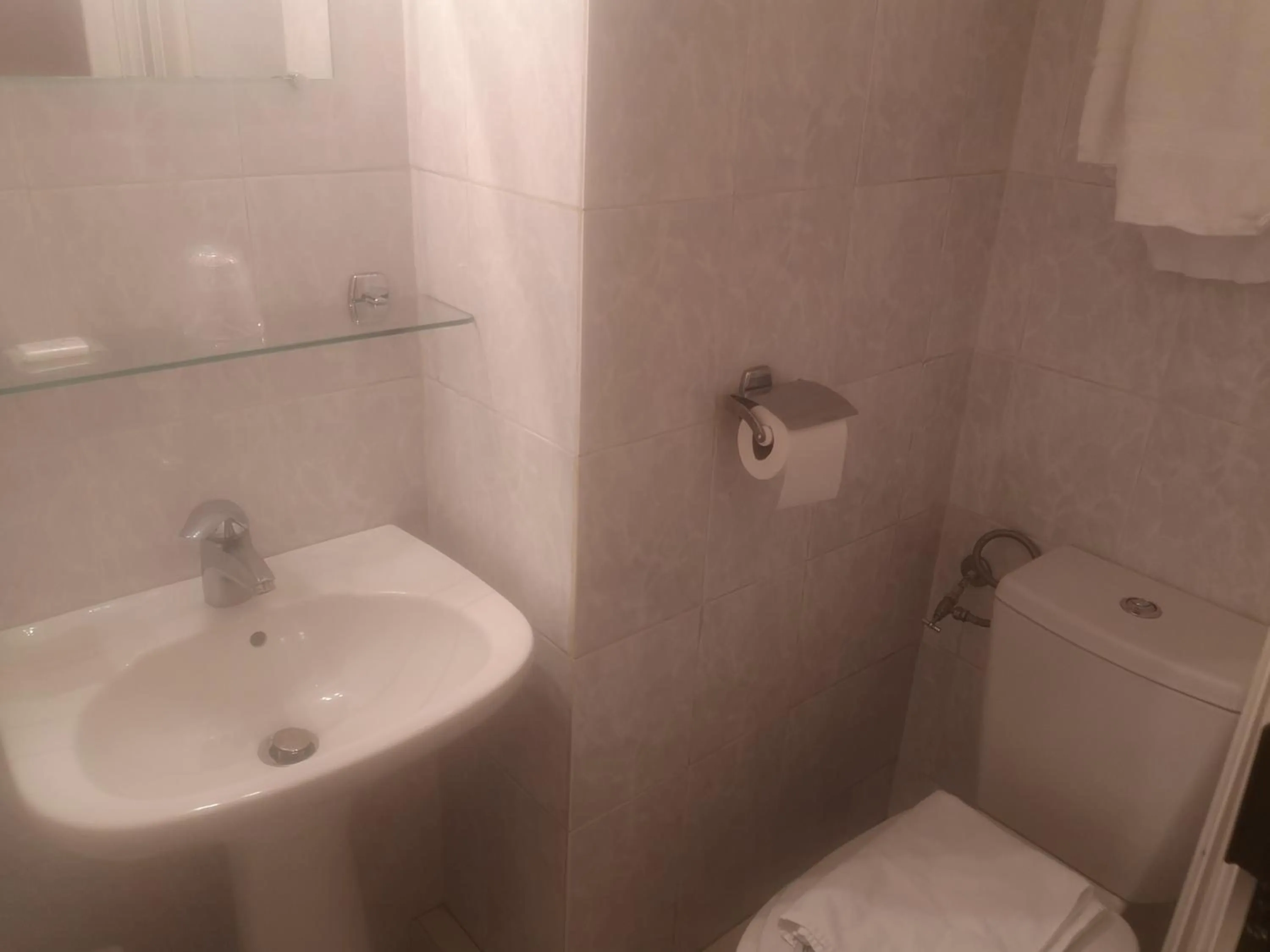 Bathroom in Hotel les Troenes