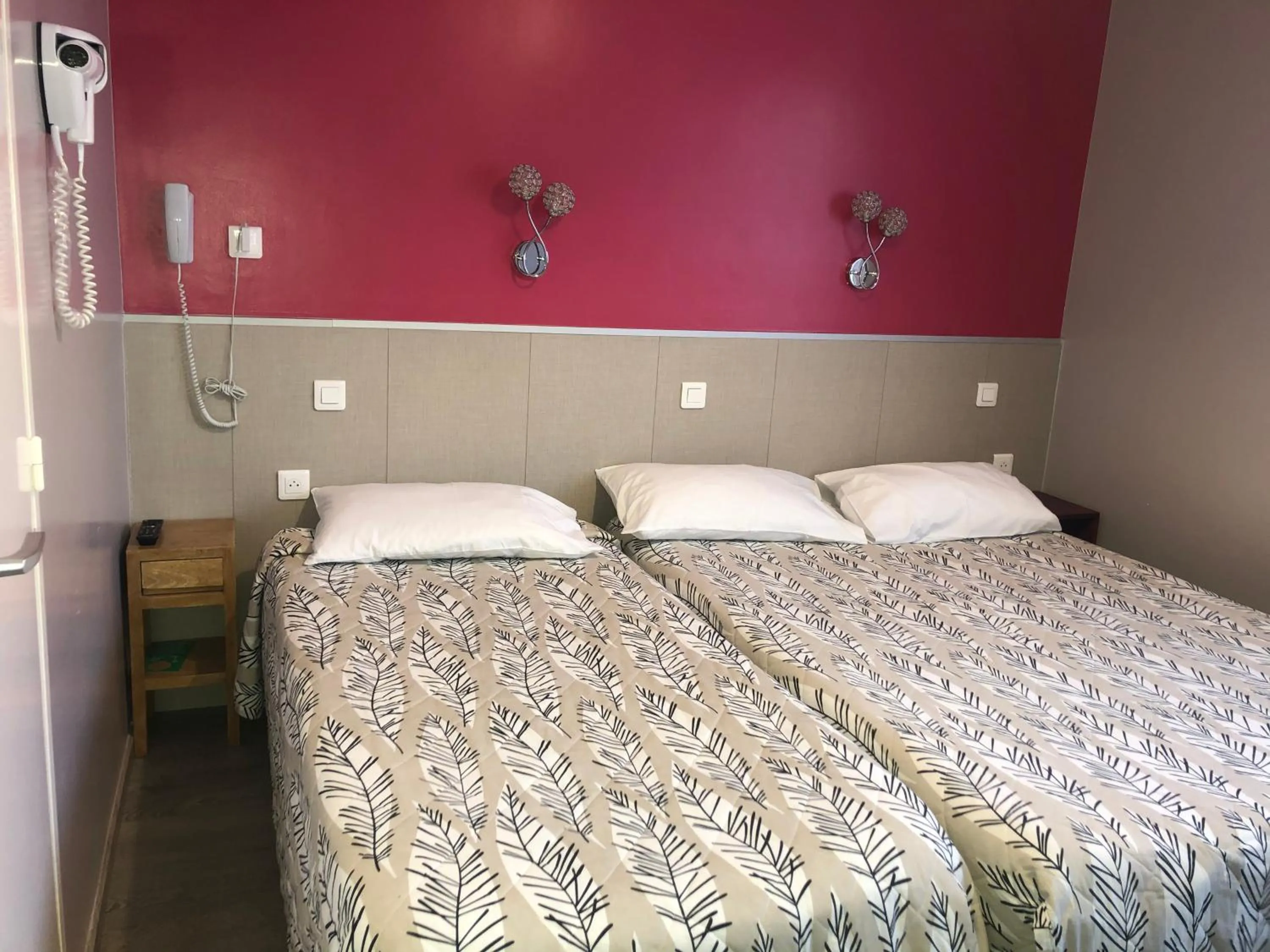 Photo of the whole room, Bed in Hotel les Troenes