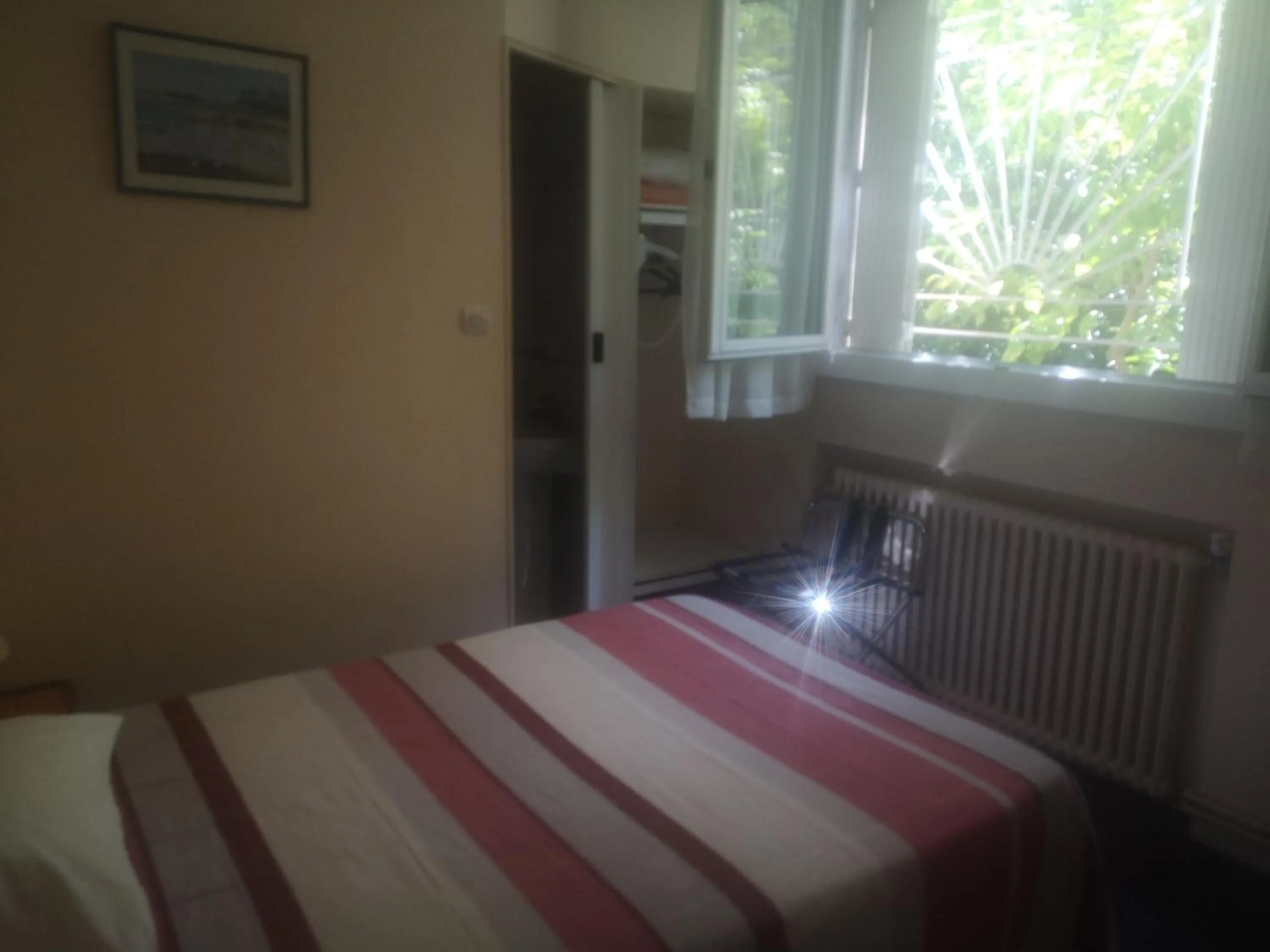 Photo of the whole room, Bed in Hotel les Troenes