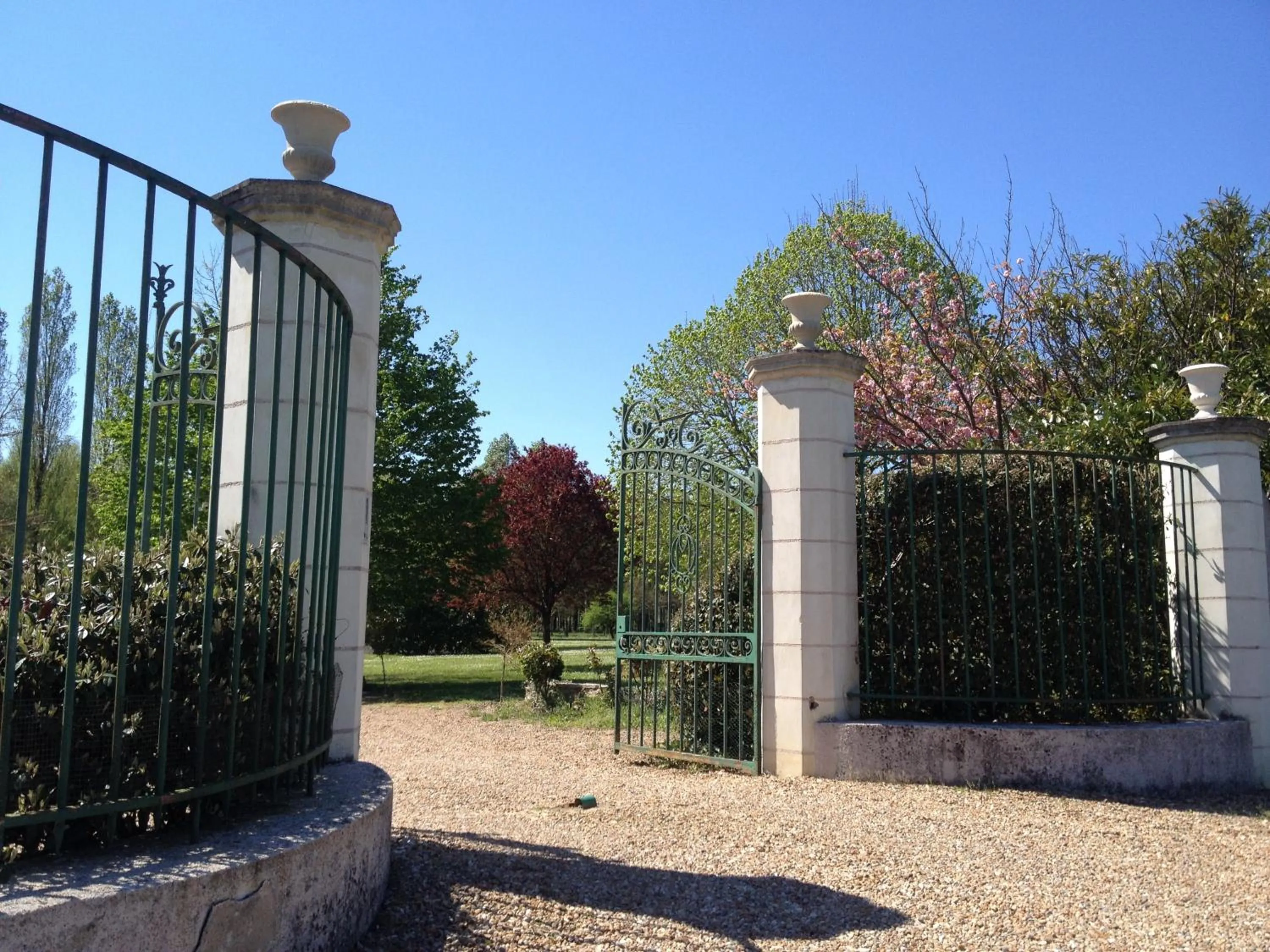 Facade/entrance in La Marelle