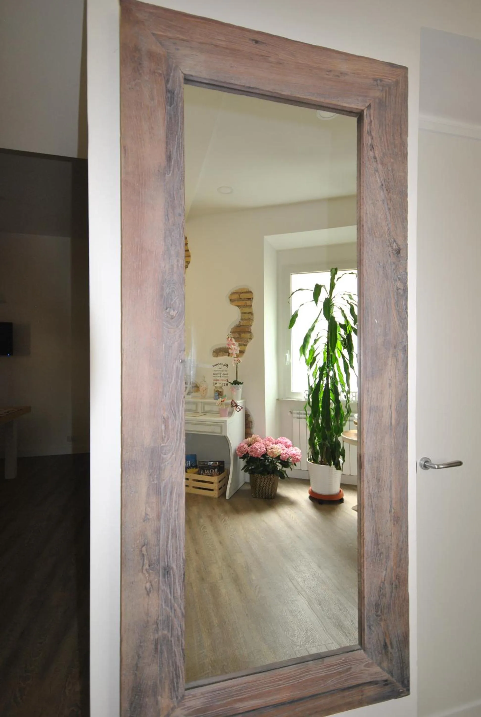 Decorative detail, Bed in Vaticano Charming Rooms