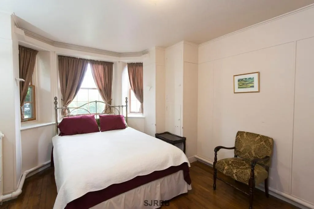 Bed in A Tanners Home Inn Bed and Breakfast