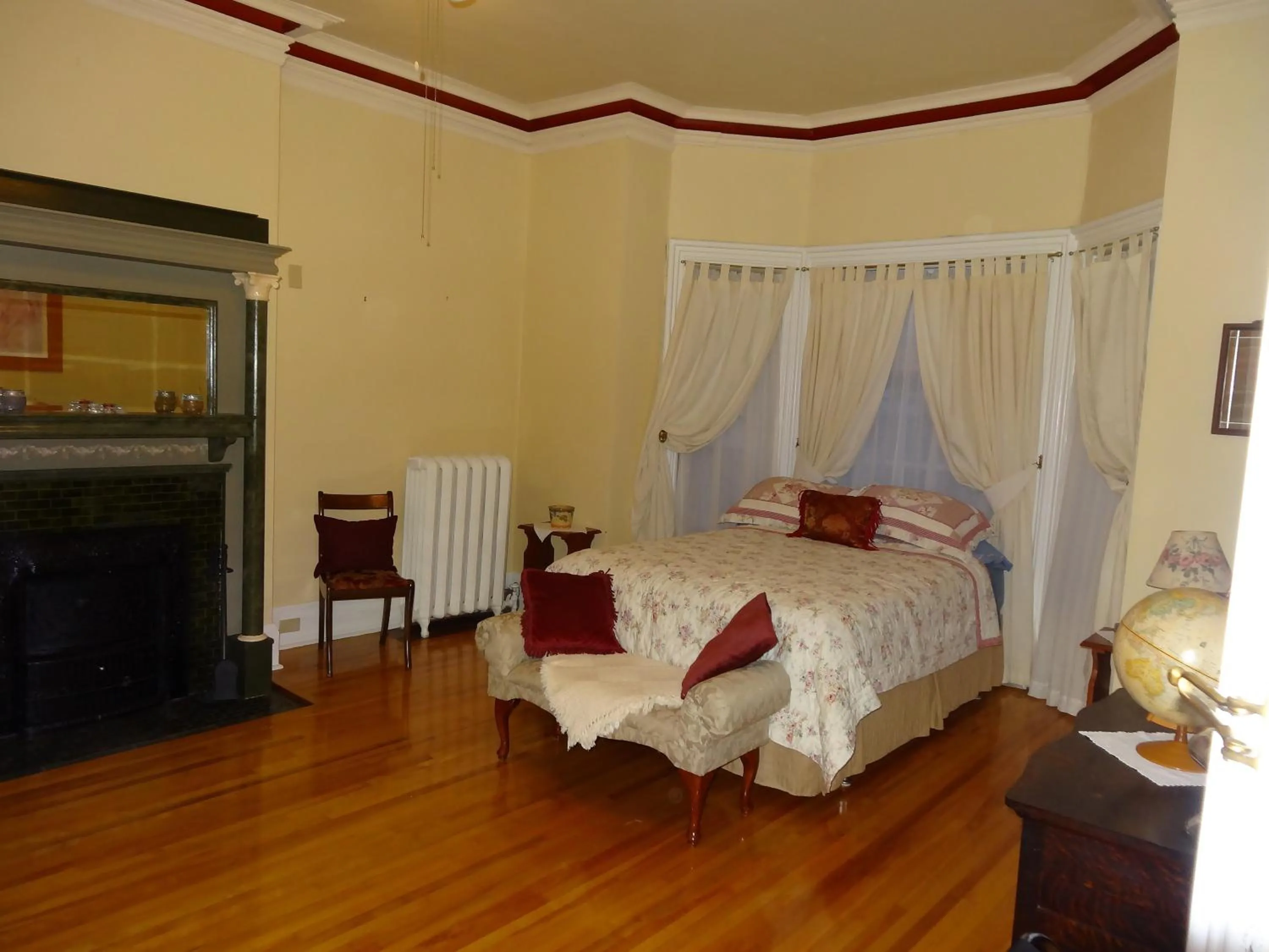 Photo of the whole room, Bed in A Tanners Home Inn Bed and Breakfast