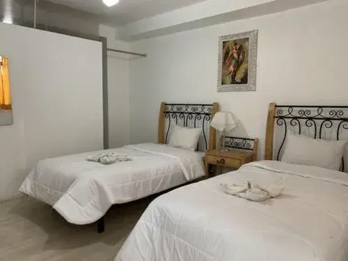 Twin Room in Hotel Plateros Twin Room in Hotel Plateros