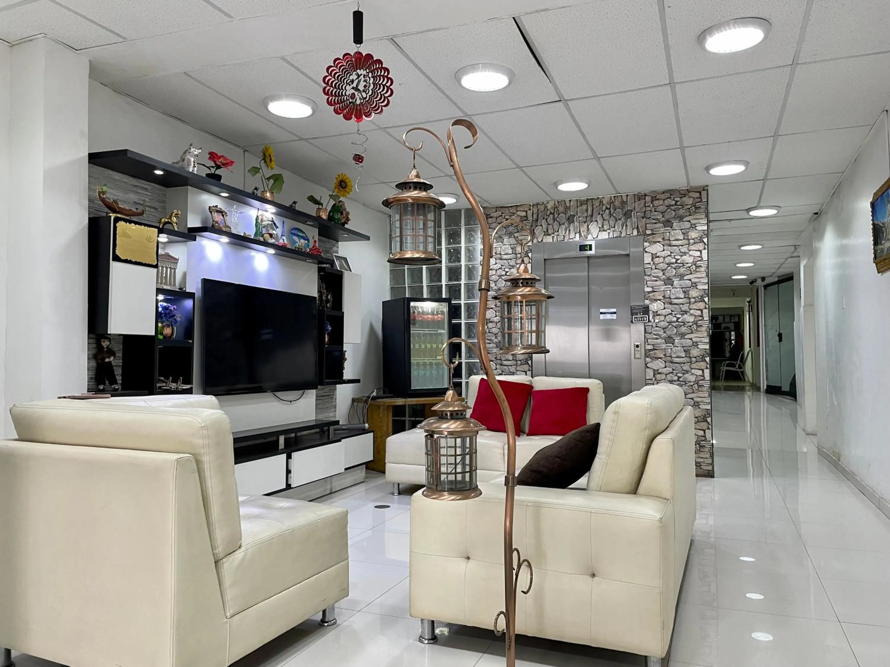 Communal lounge/ TV room in Hotel Plateros