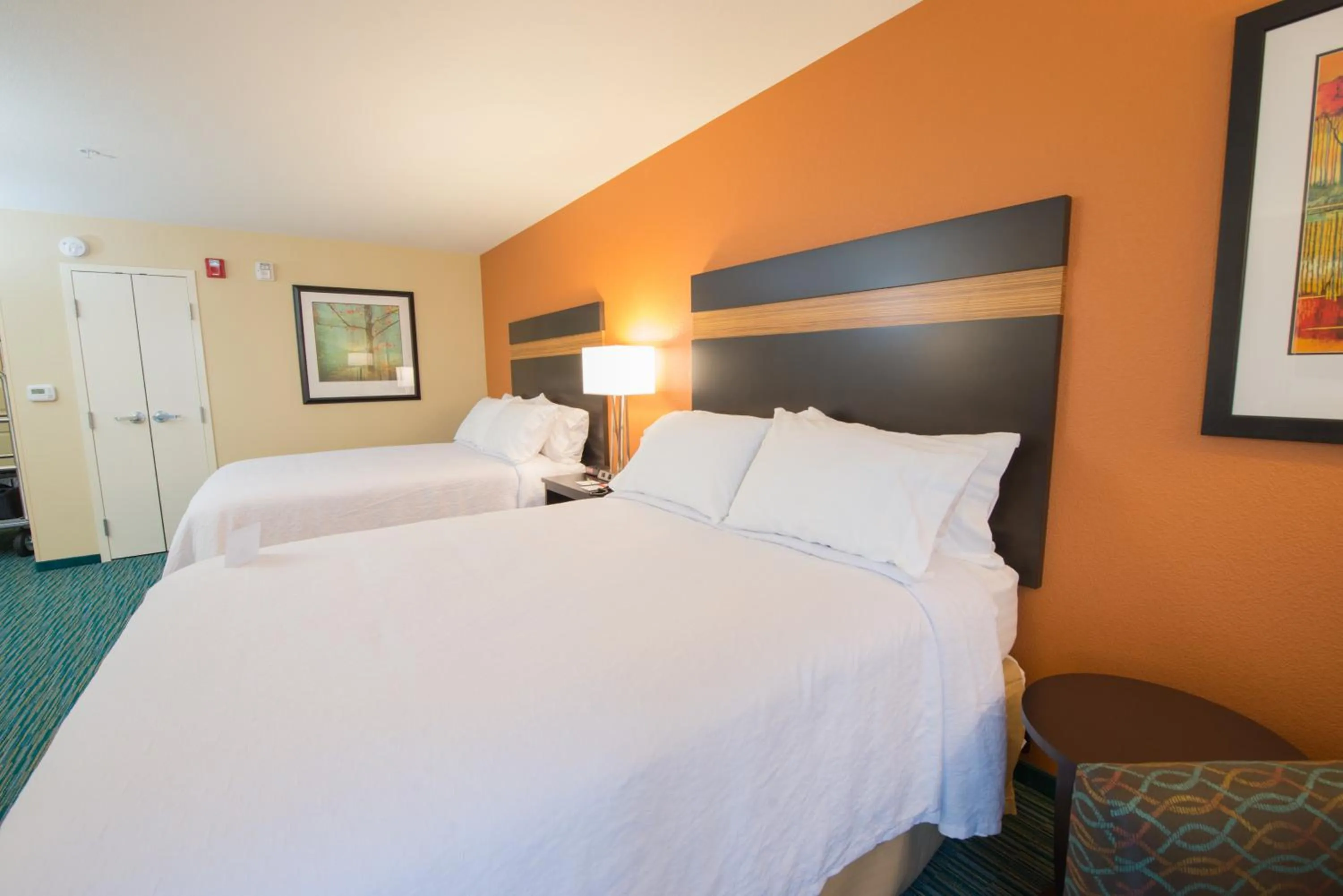 Photo of the whole room, Bed in Holiday Inn Bismarck by IHG