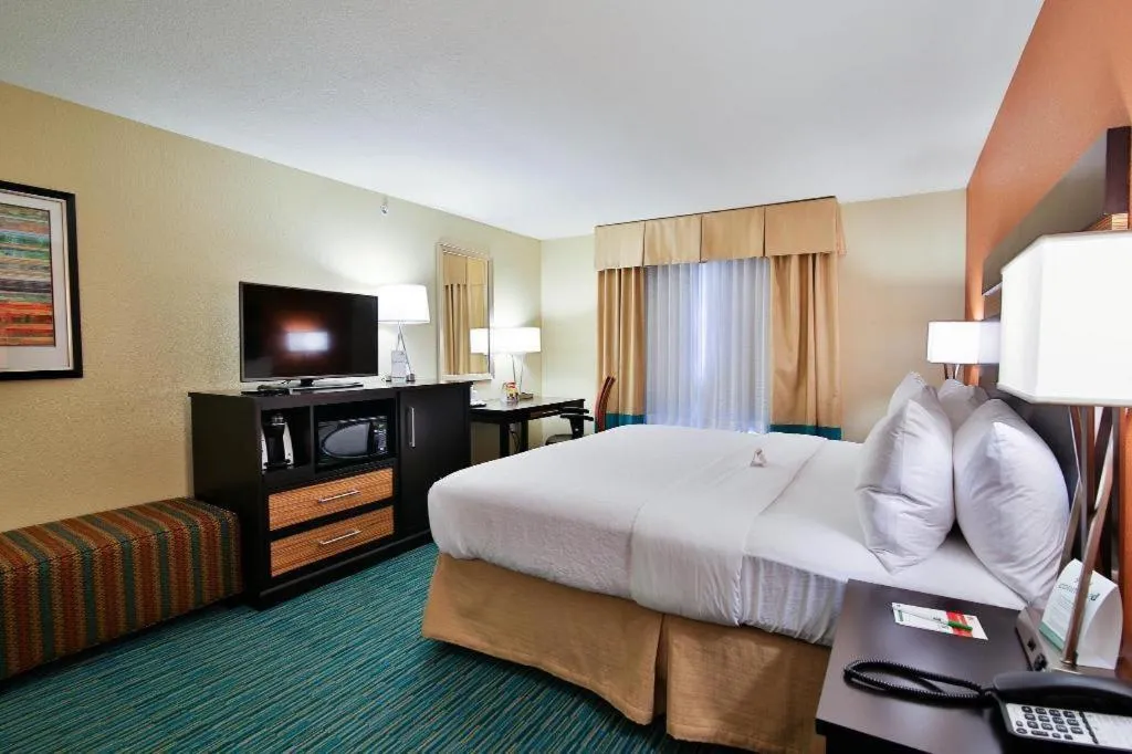 Bed in Holiday Inn Bismarck by IHG
