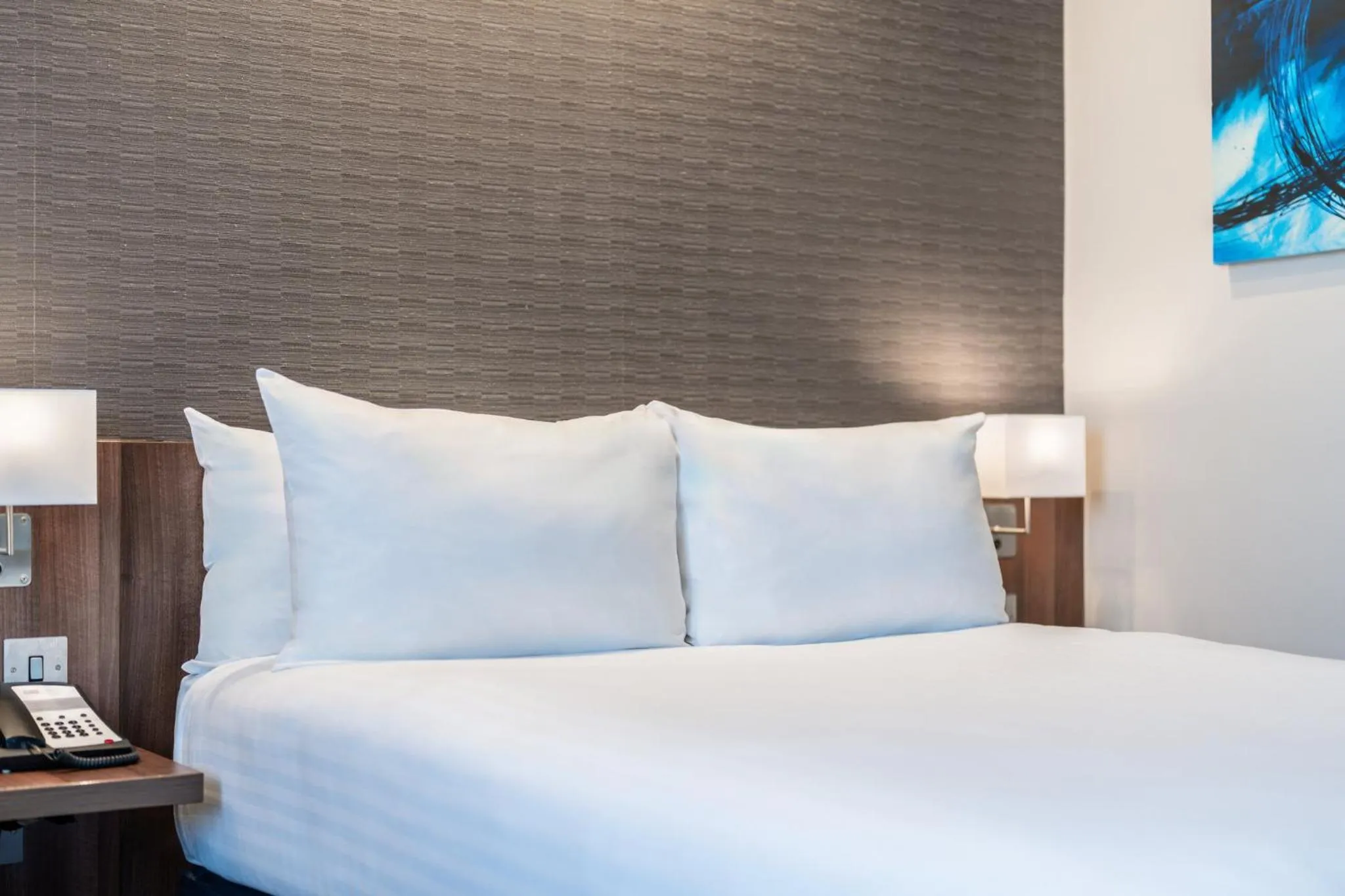 Photo of the whole room, Bed in Holiday Inn Express Aberdeen Airport by IHG