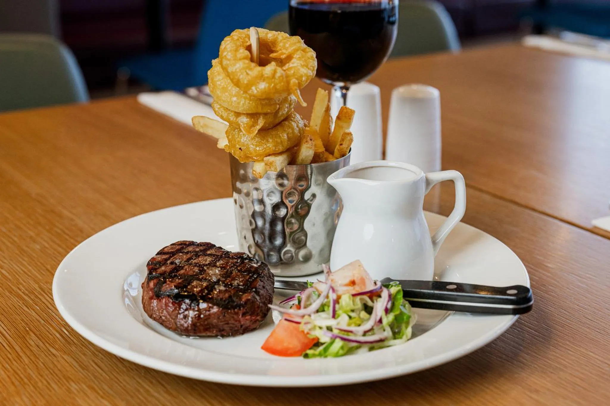 Restaurant/places to eat in Holiday Inn Express Aberdeen Airport by IHG