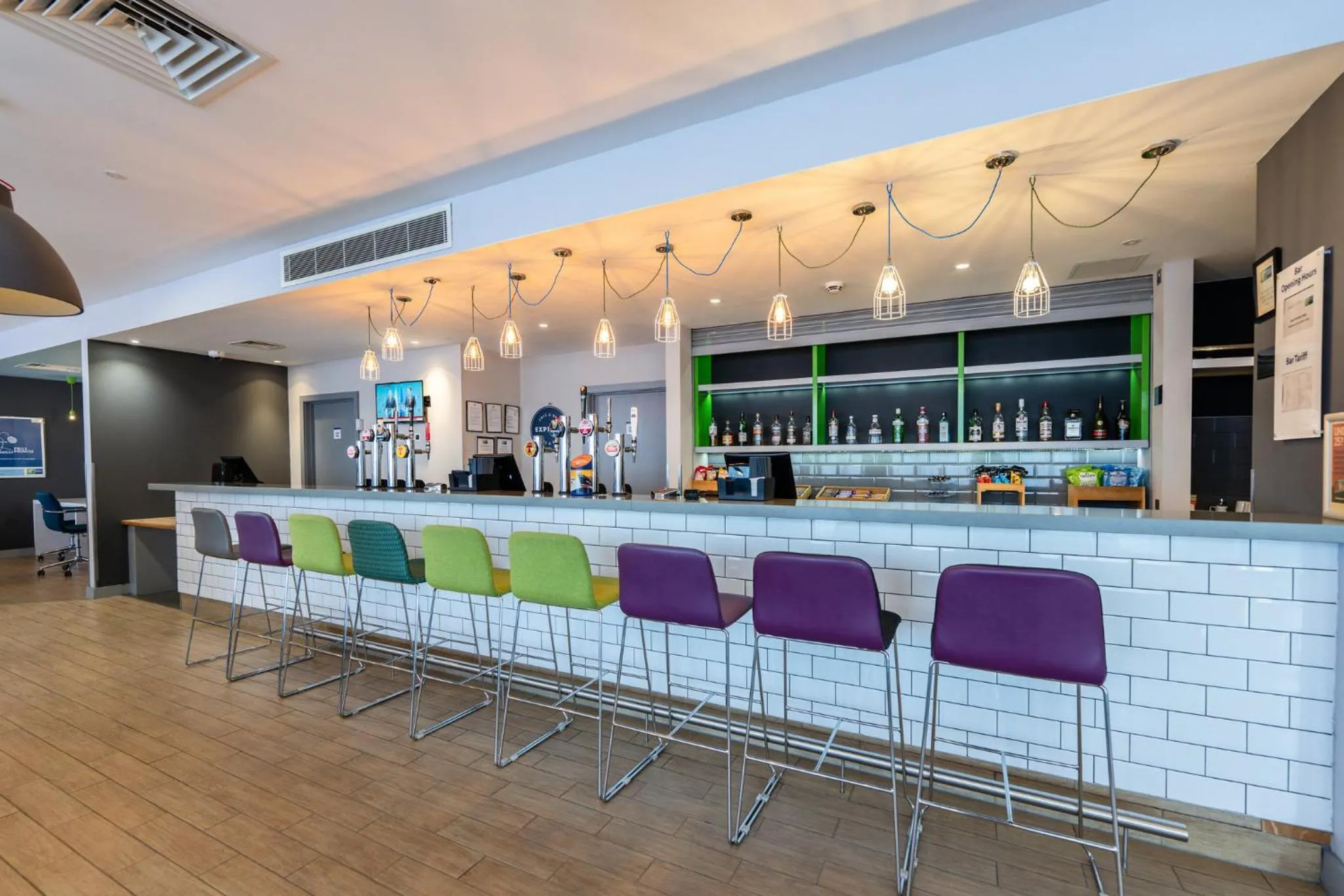 Lounge or bar in Holiday Inn Express Aberdeen Airport by IHG