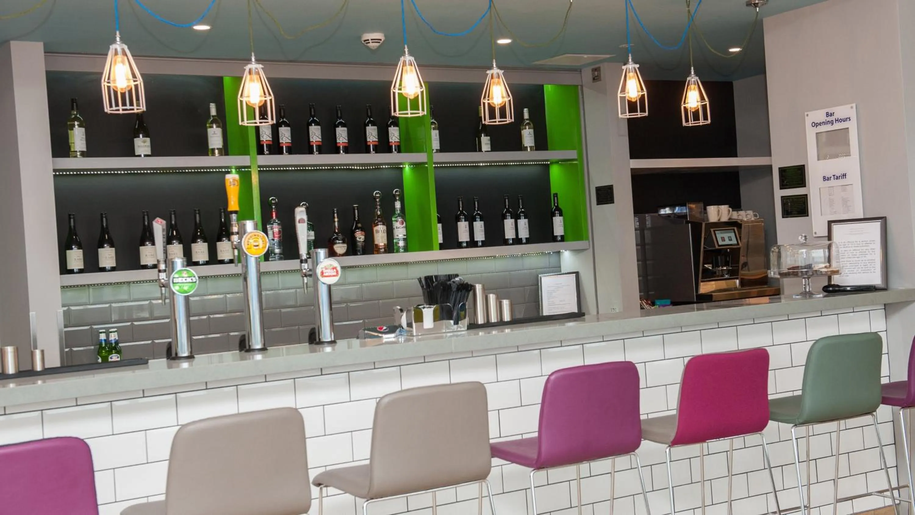 Lounge or bar in Holiday Inn Express Aberdeen Airport by IHG