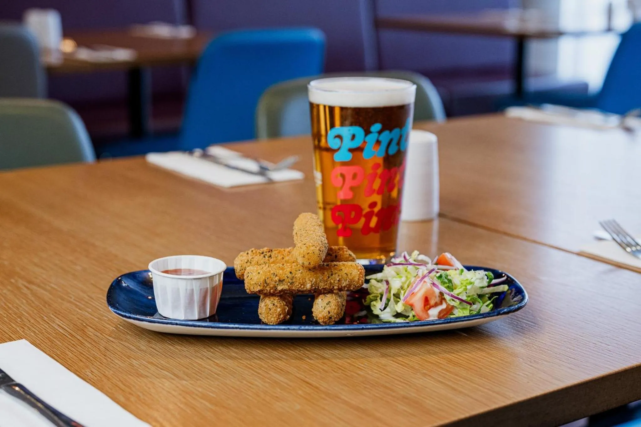 Restaurant/places to eat in Holiday Inn Express Aberdeen Airport by IHG