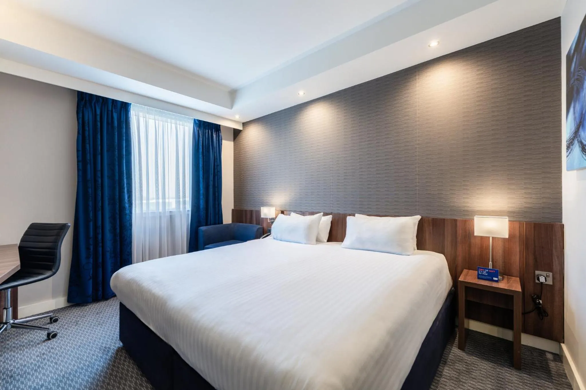 Photo of the whole room, Bed in Holiday Inn Express Aberdeen Airport by IHG