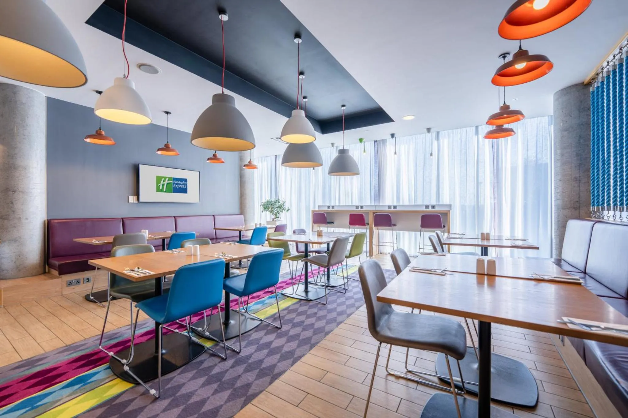 Restaurant/places to eat in Holiday Inn Express Aberdeen Airport by IHG