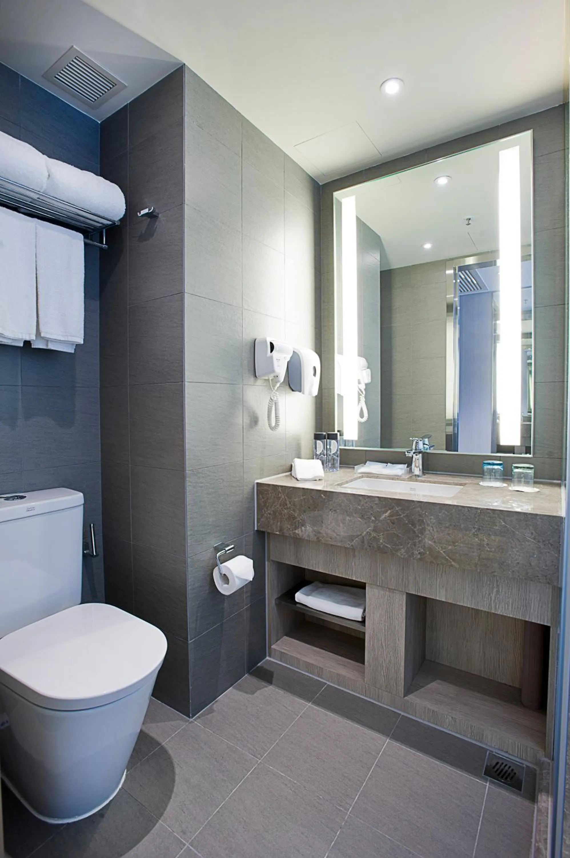 Bathroom in Holiday Inn Express Hong Kong Mongkok by IHG