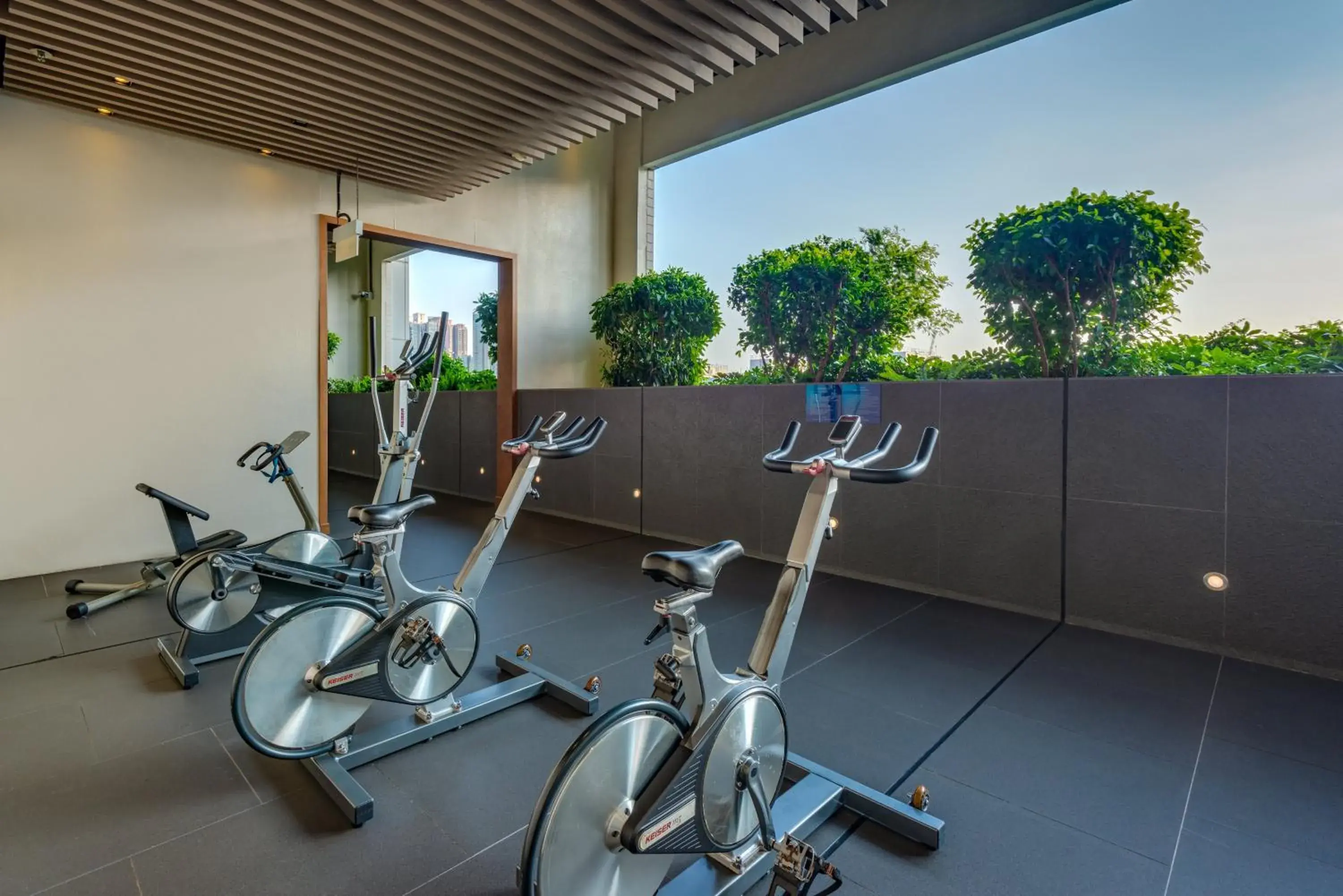 Fitness centre/facilities in Holiday Inn Express Hong Kong Mongkok by IHG Fitness centre/facilities in Holiday Inn Express Hong Kong Mongkok by IHG