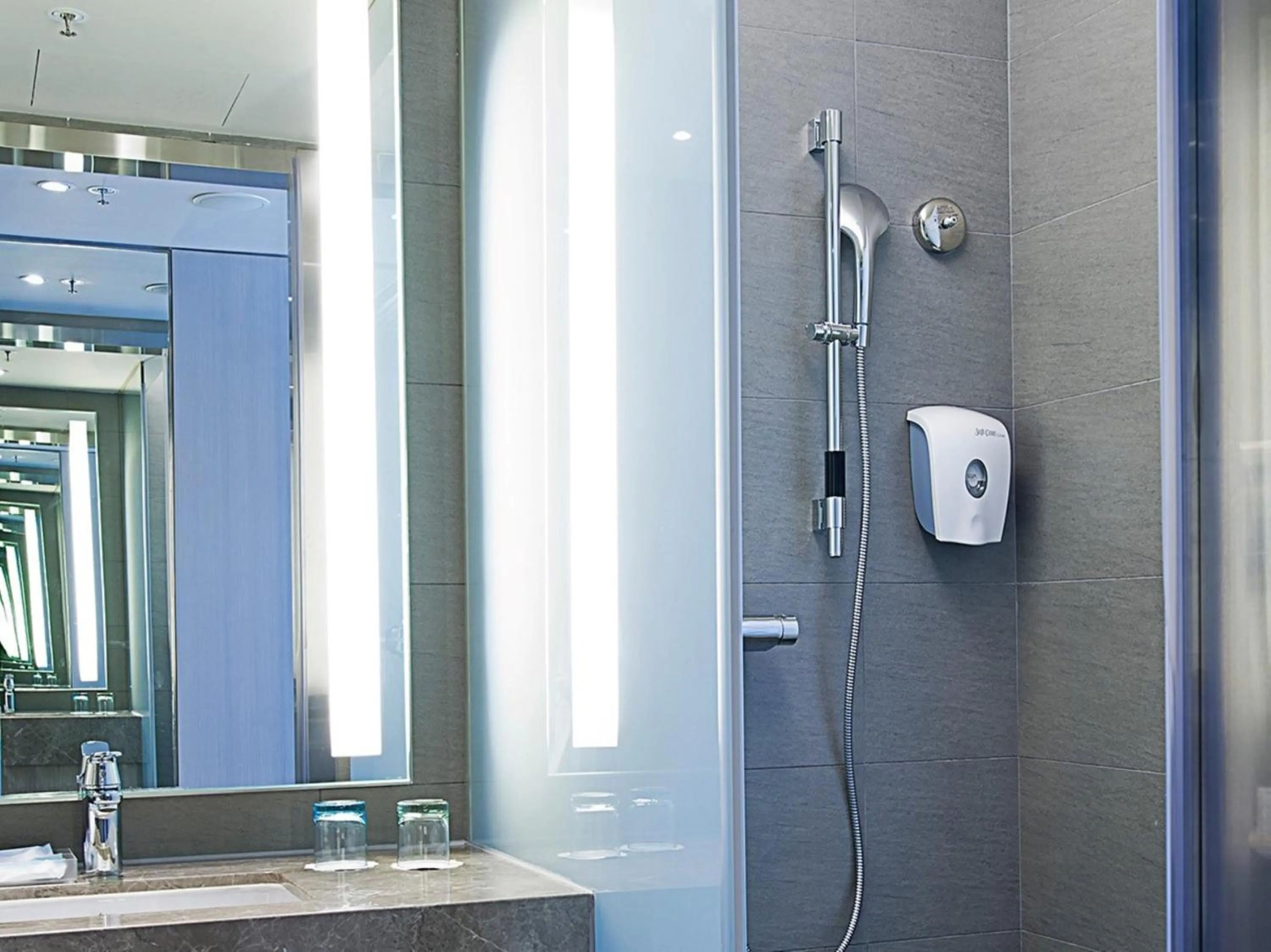 Bathroom in Holiday Inn Express Hong Kong Mongkok by IHG