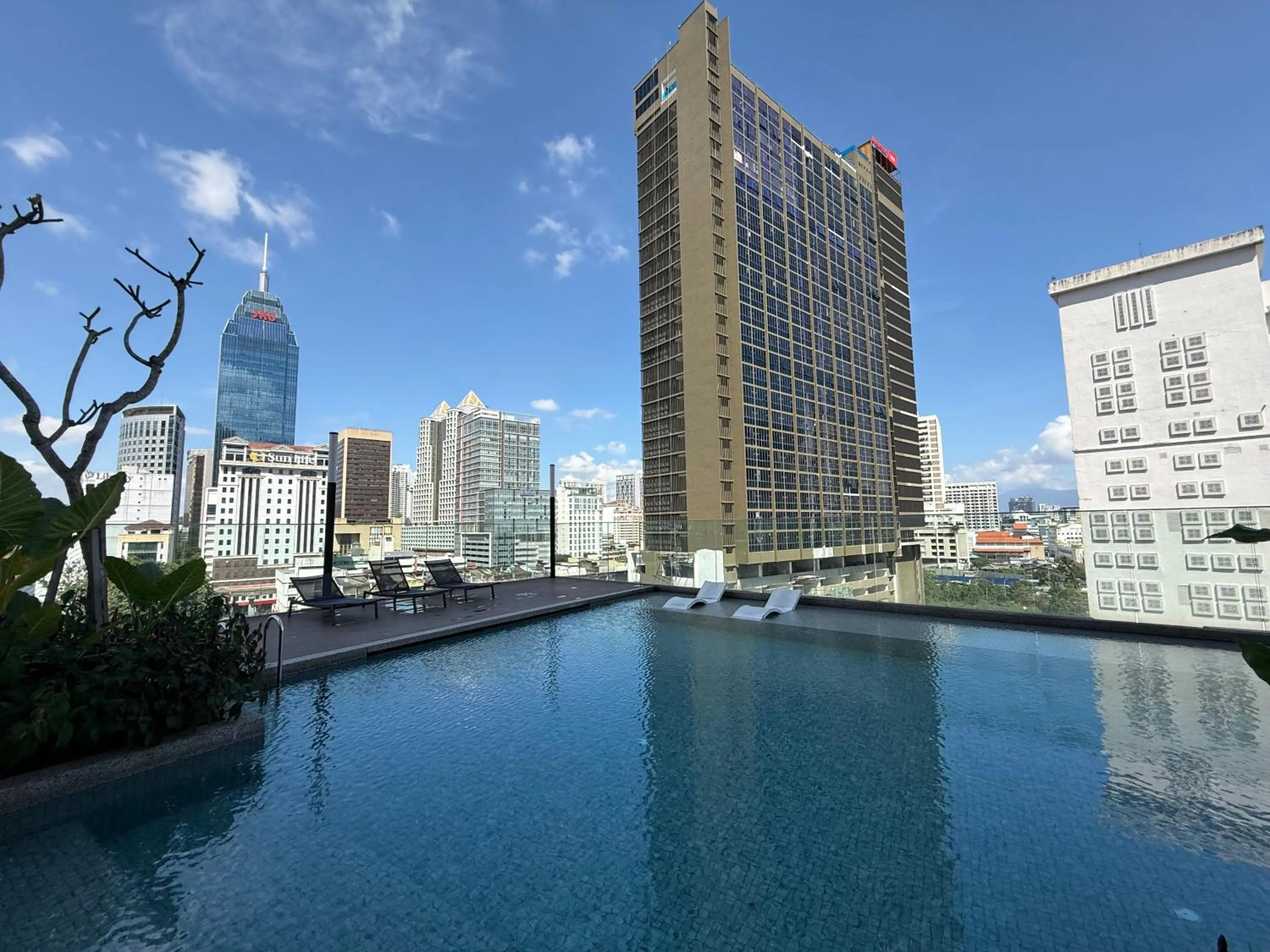 Swimming pool in Quill Residences Exclusive Suites KLCC