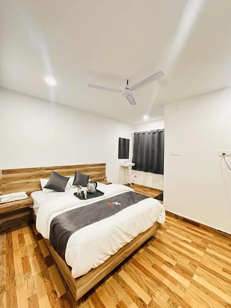 Photo of the whole room, Bed in K7 Hotel & Restaurant