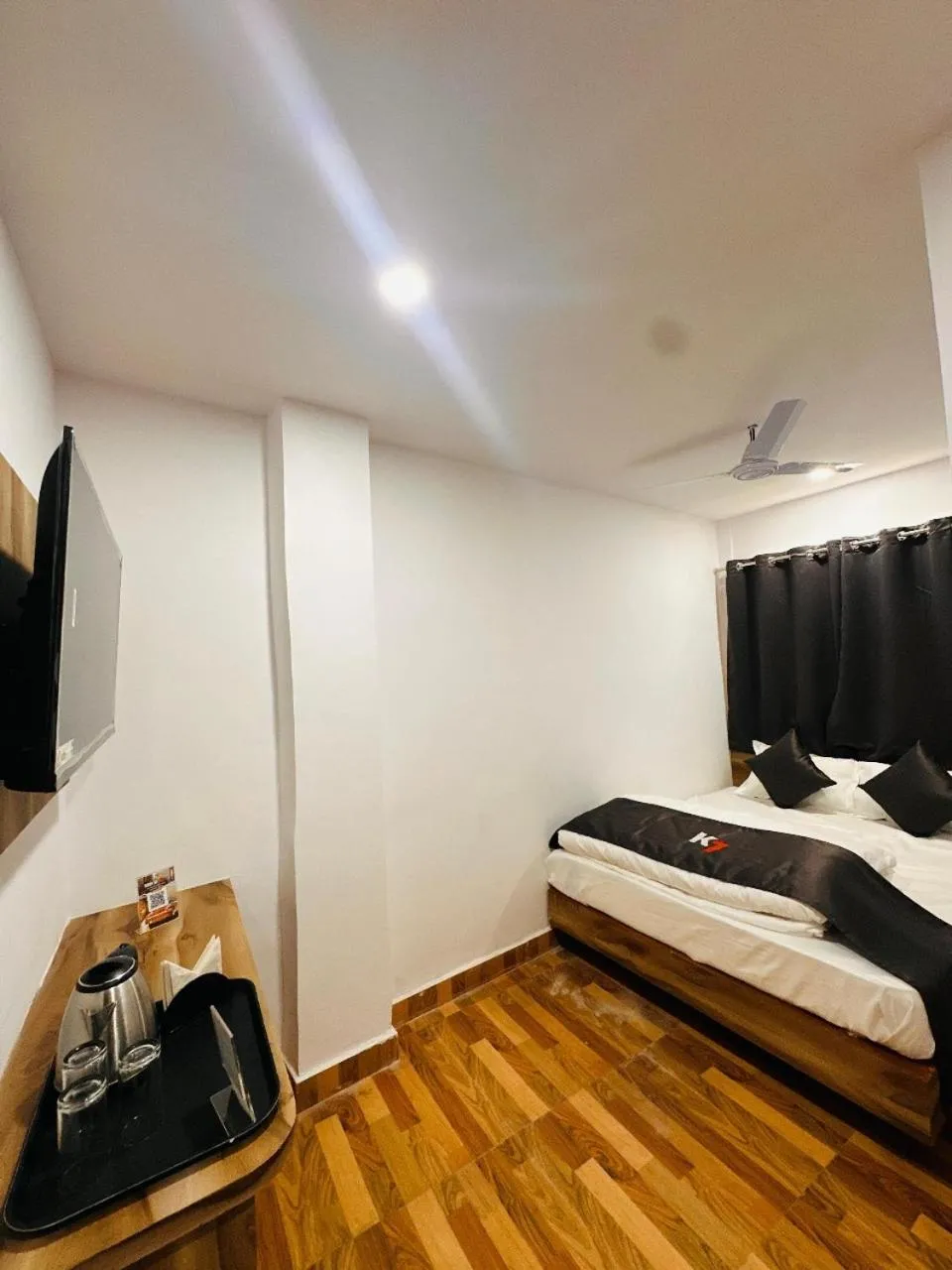 TV and multimedia, Bed in K7 Hotel & Restaurant