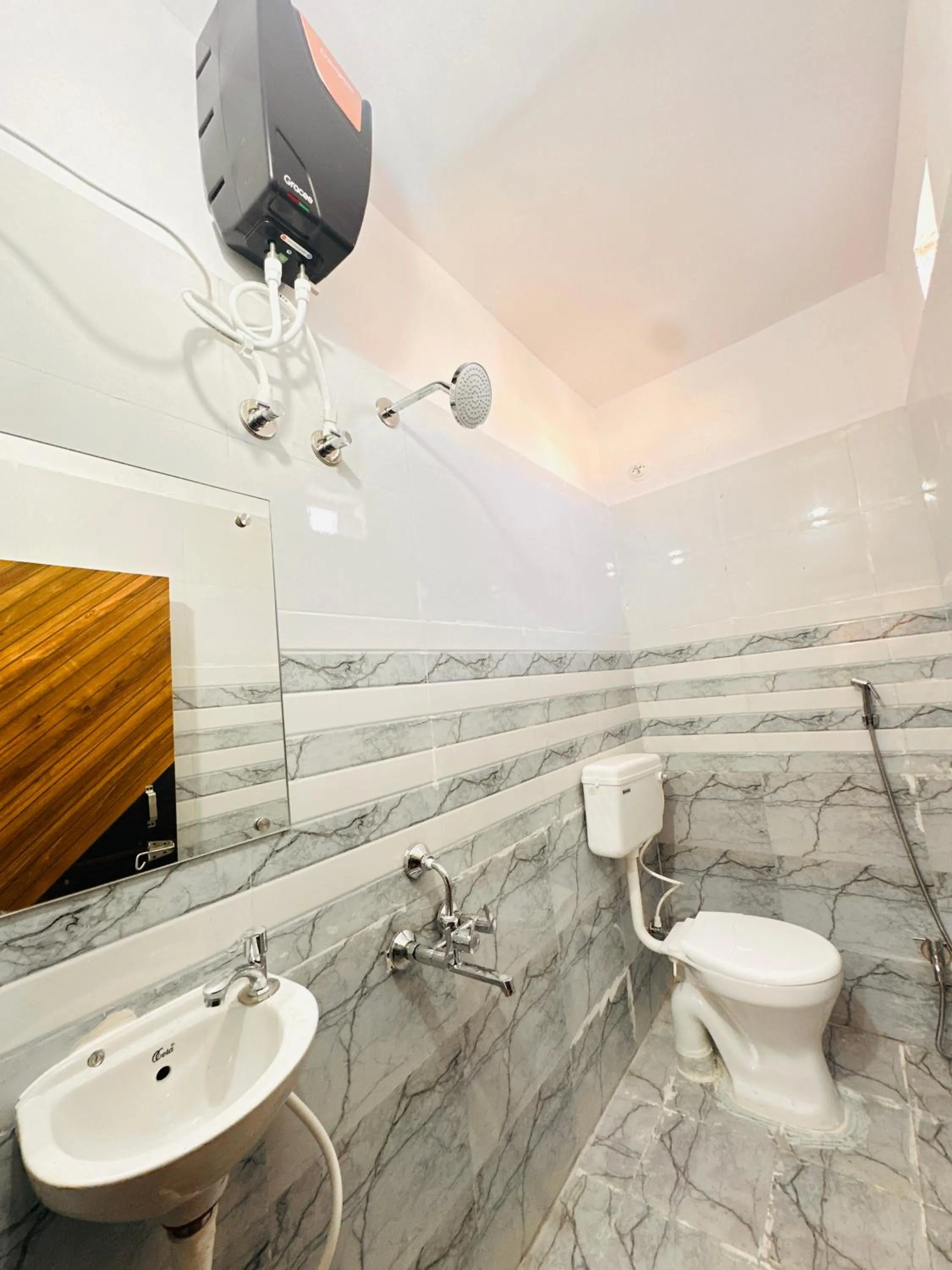 Bathroom in K7 Hotel & Restaurant
