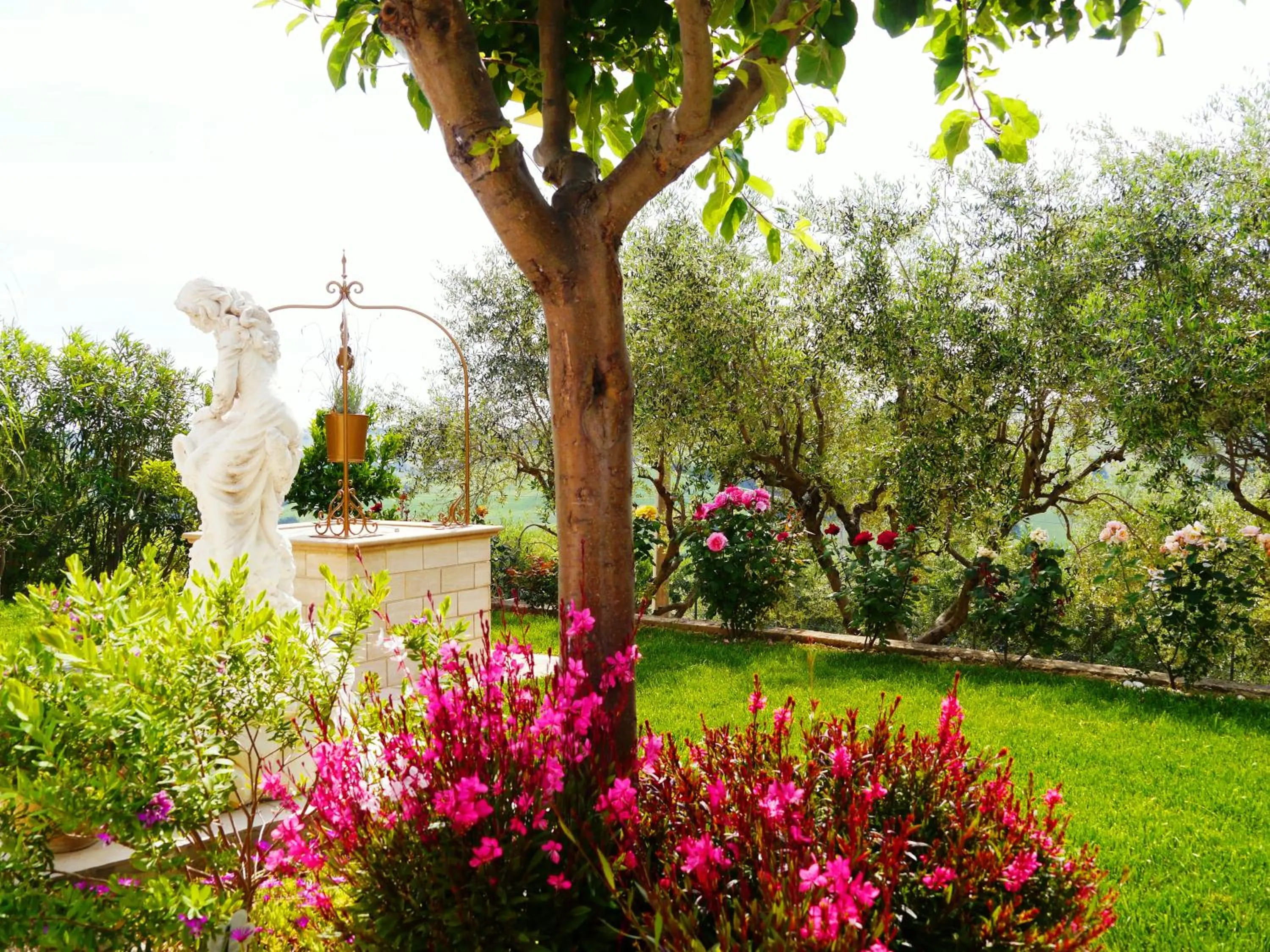 Spring, Garden in B&B Le Dive