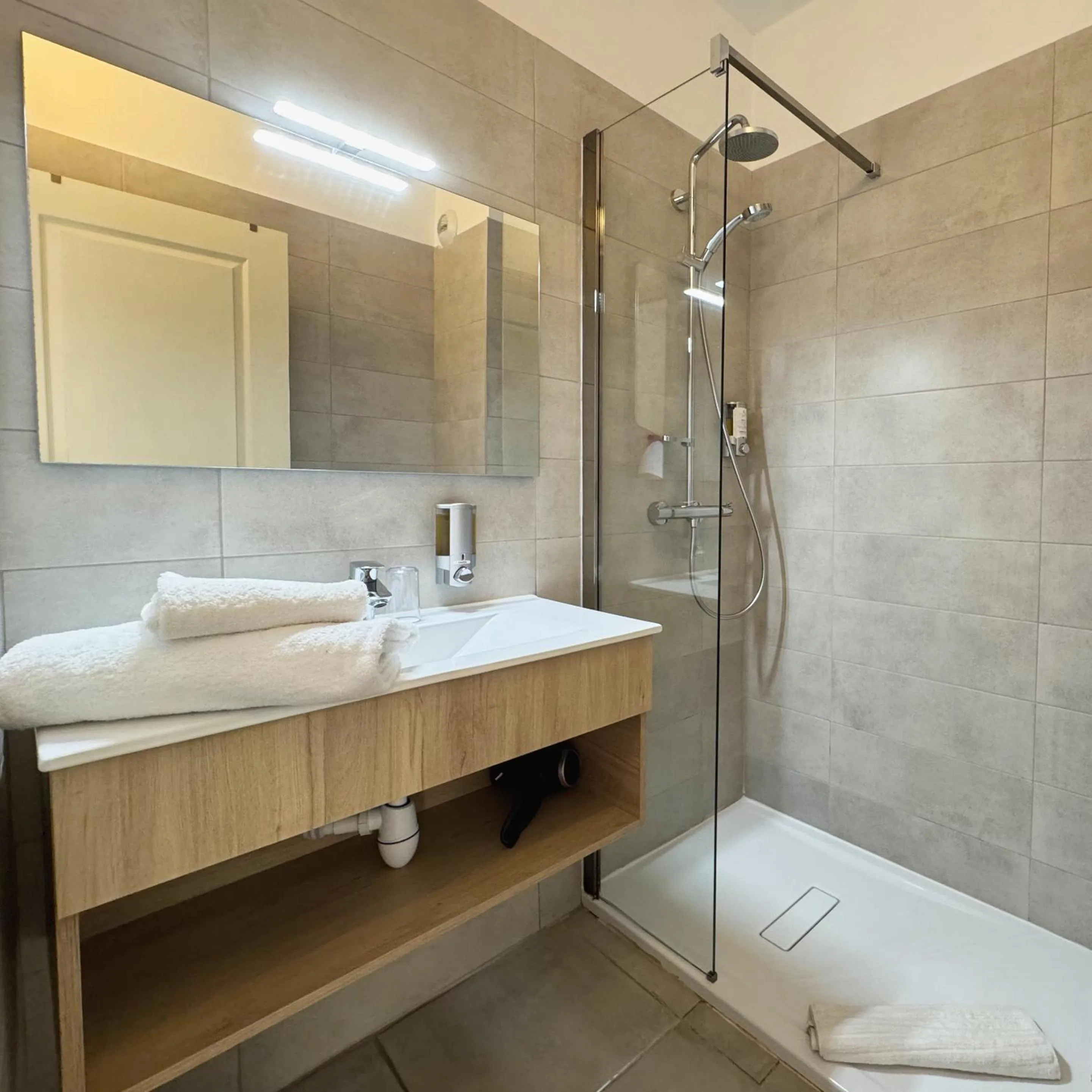 Bathroom in Best Western Hotel Casa Bianca, Piscine Intérieure et Extérieure