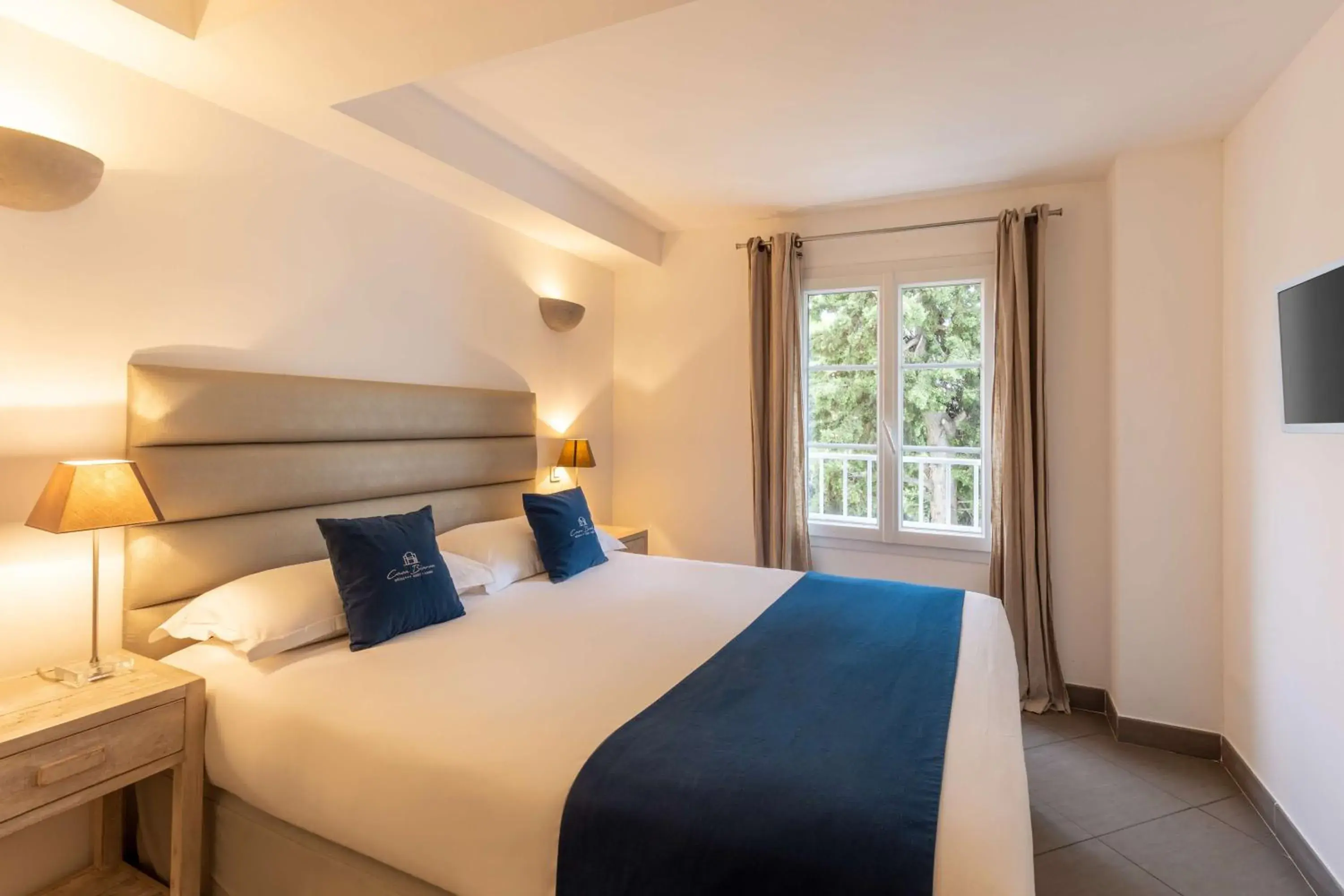 Prestige Quadruple Room in Best Western Hotel Casa Bianca, Piscine Intérieure et Extérieure Prestige Quadruple Room in Best Western Hotel Casa Bianca, Piscine Intérieure et Extérieure