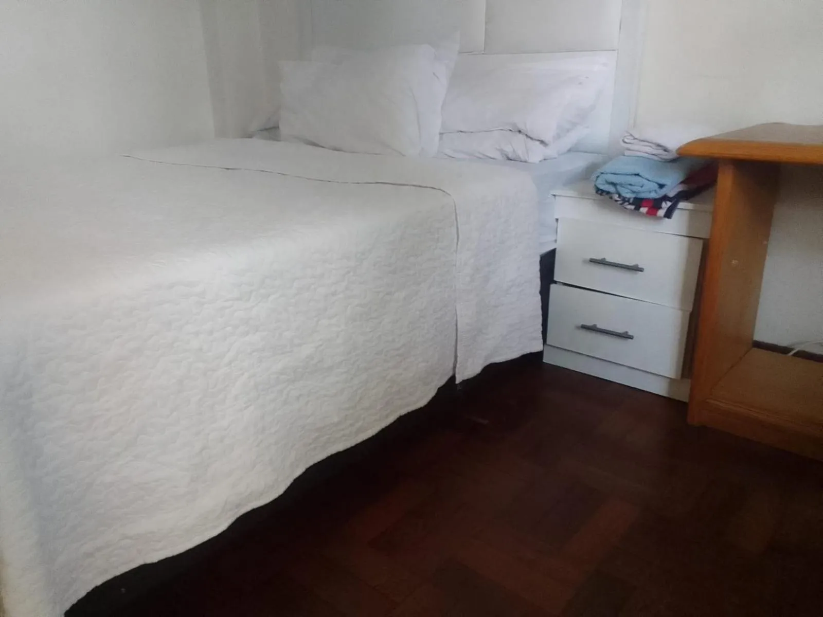 Bed in Central Sandton Rooms Nowifi