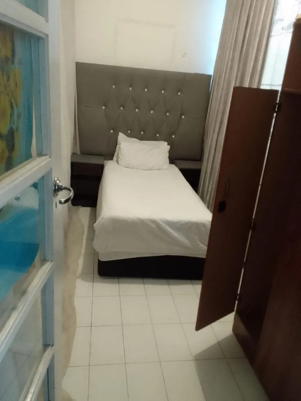 Bed in Central Sandton Rooms Nowifi