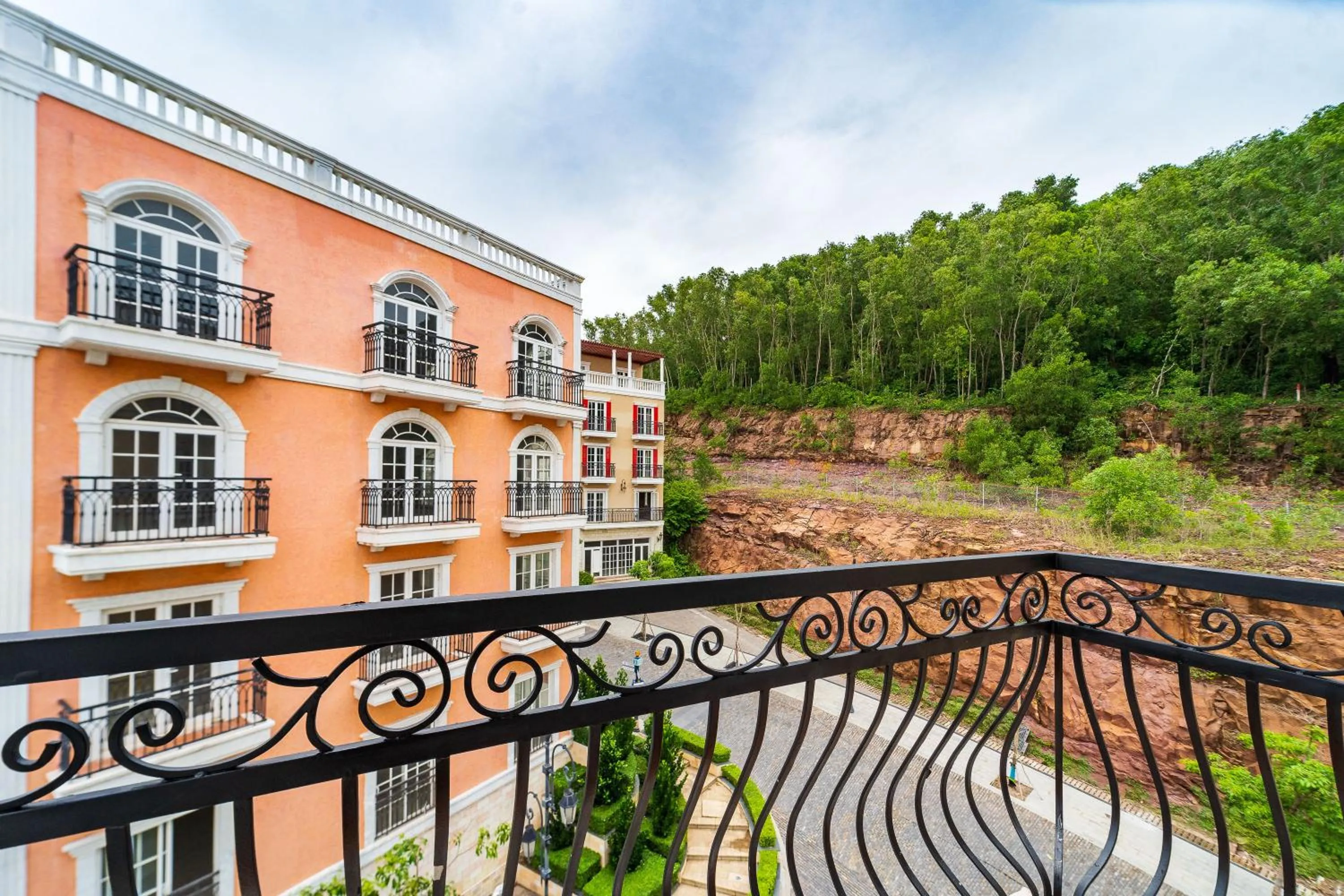 Novus Sol Hotel & Apartment Sunset Town Phu Quoc