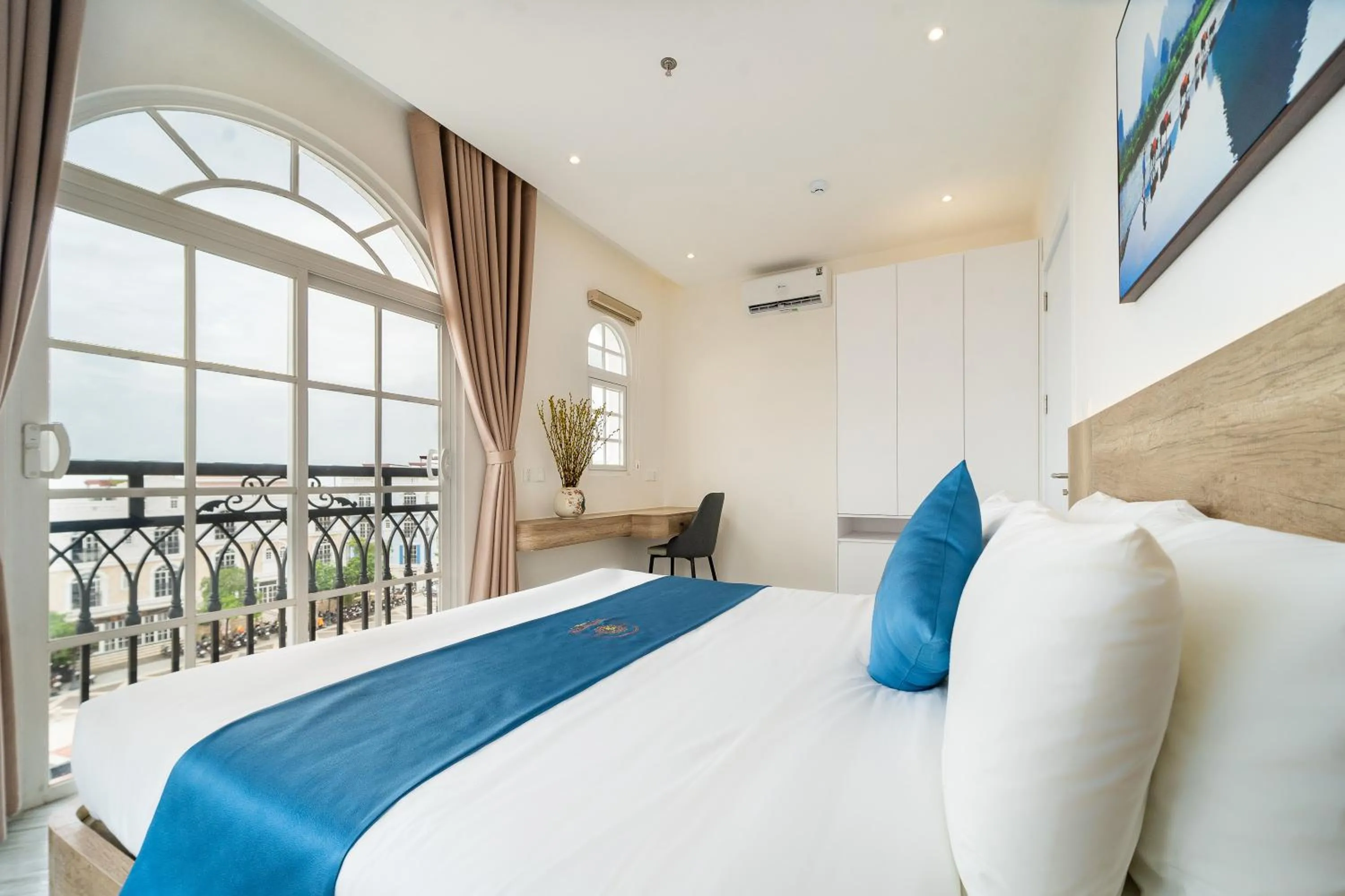 Bed in Novus Sol Hotel & Apartment Sunset Town Phu Quoc