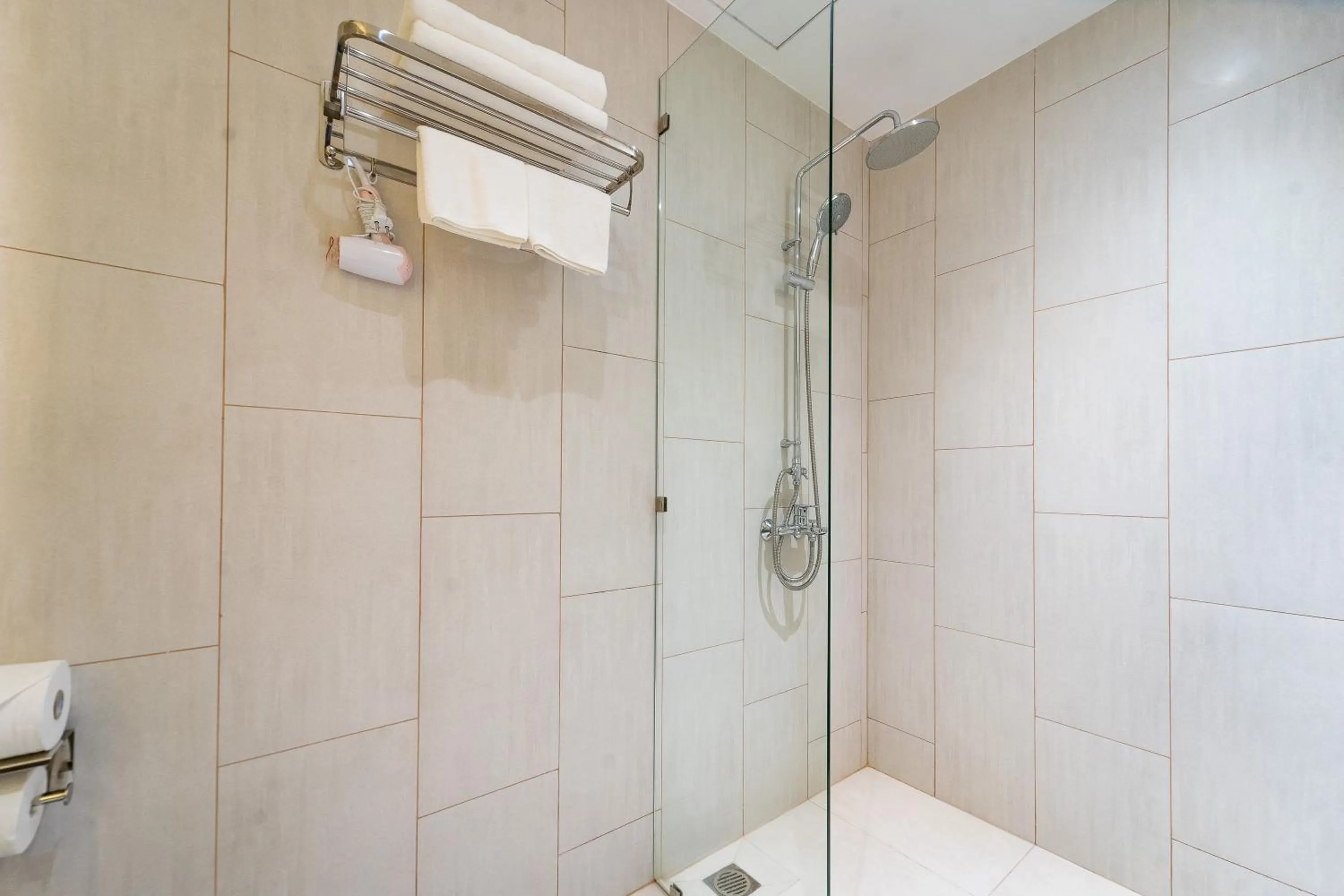 Shower in Novus Sol Hotel & Apartment Sunset Town Phu Quoc