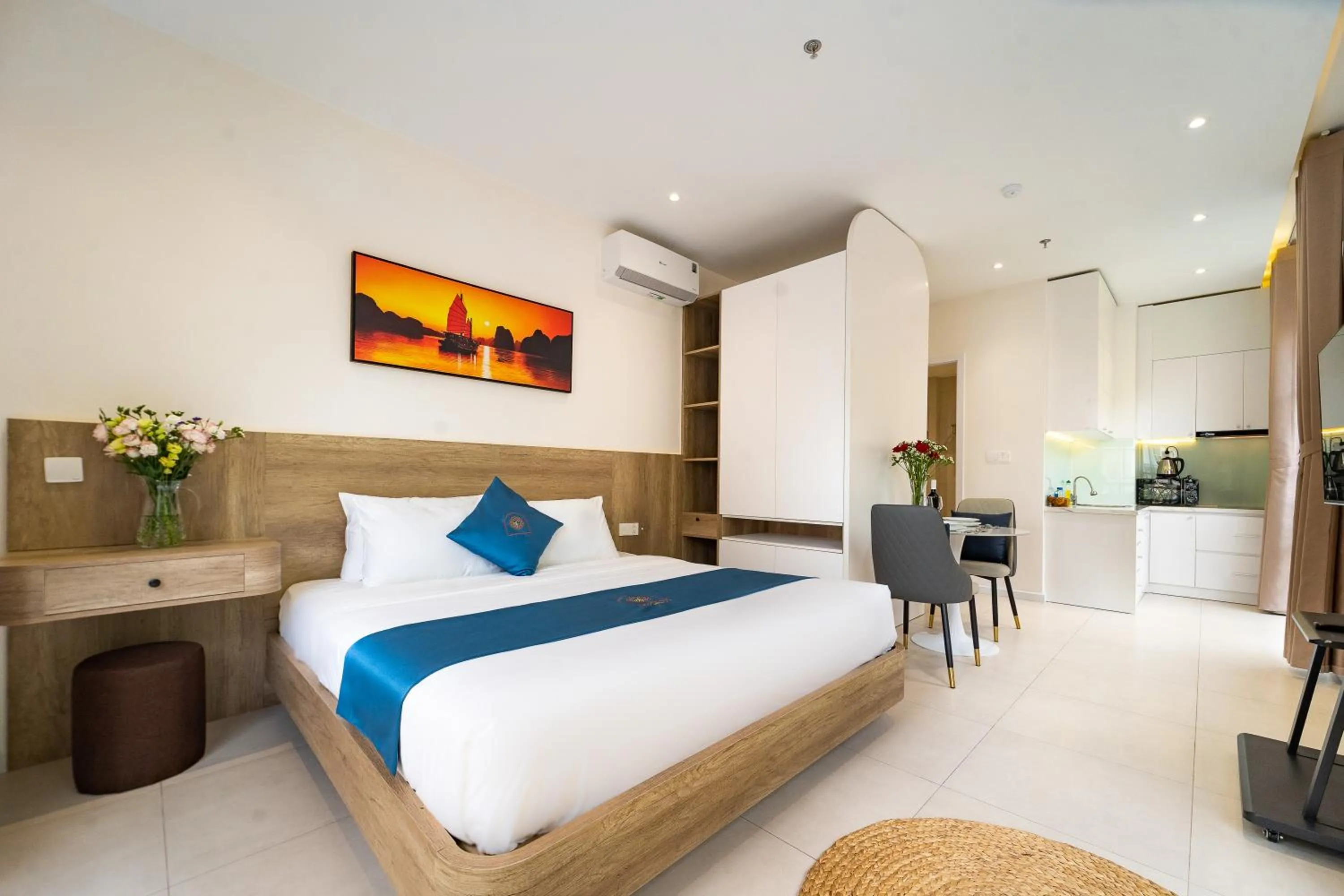 Bed in Novus Sol Hotel & Apartment Sunset Town Phu Quoc