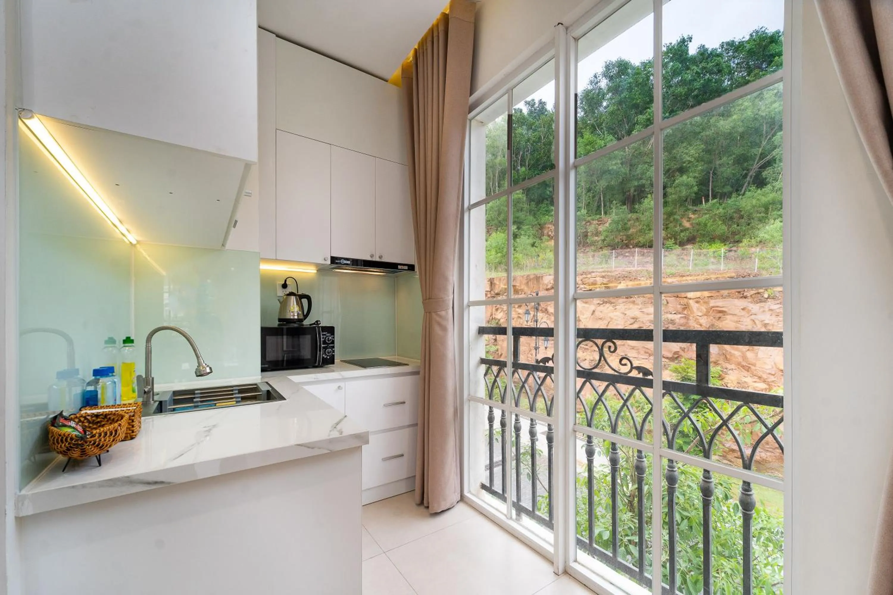 Novus Sol Hotel & Apartment Sunset Town Phu Quoc