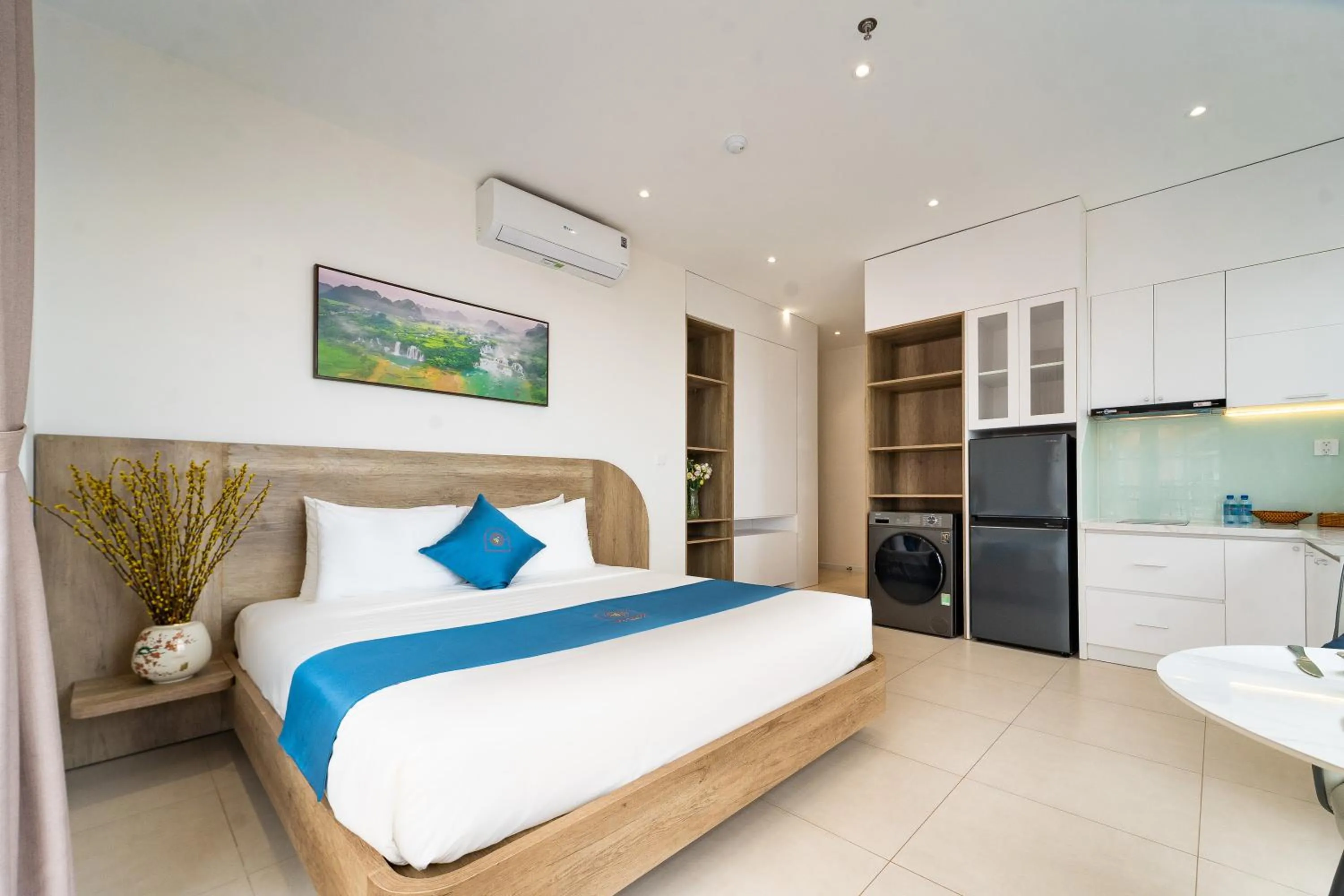 Bed in Novus Sol Hotel & Apartment Sunset Town Phu Quoc