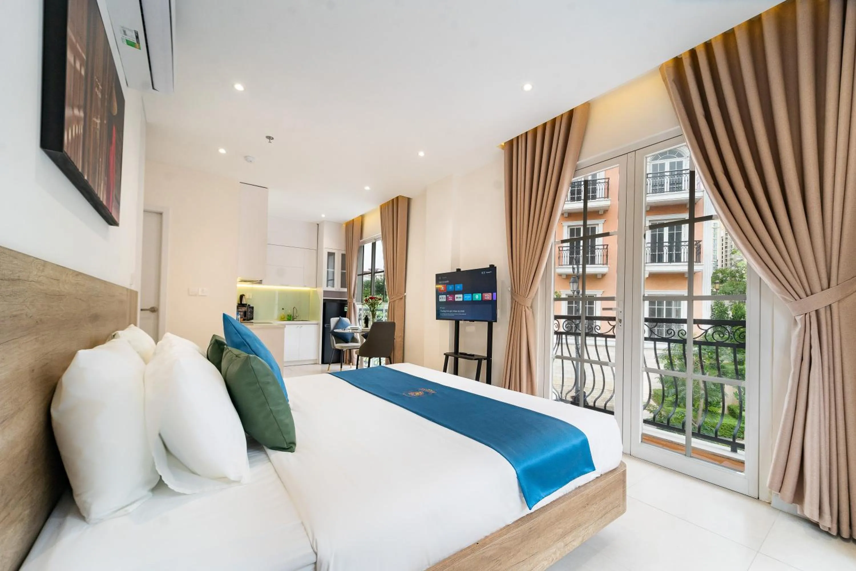 Bed in Novus Sol Hotel & Apartment Sunset Town Phu Quoc