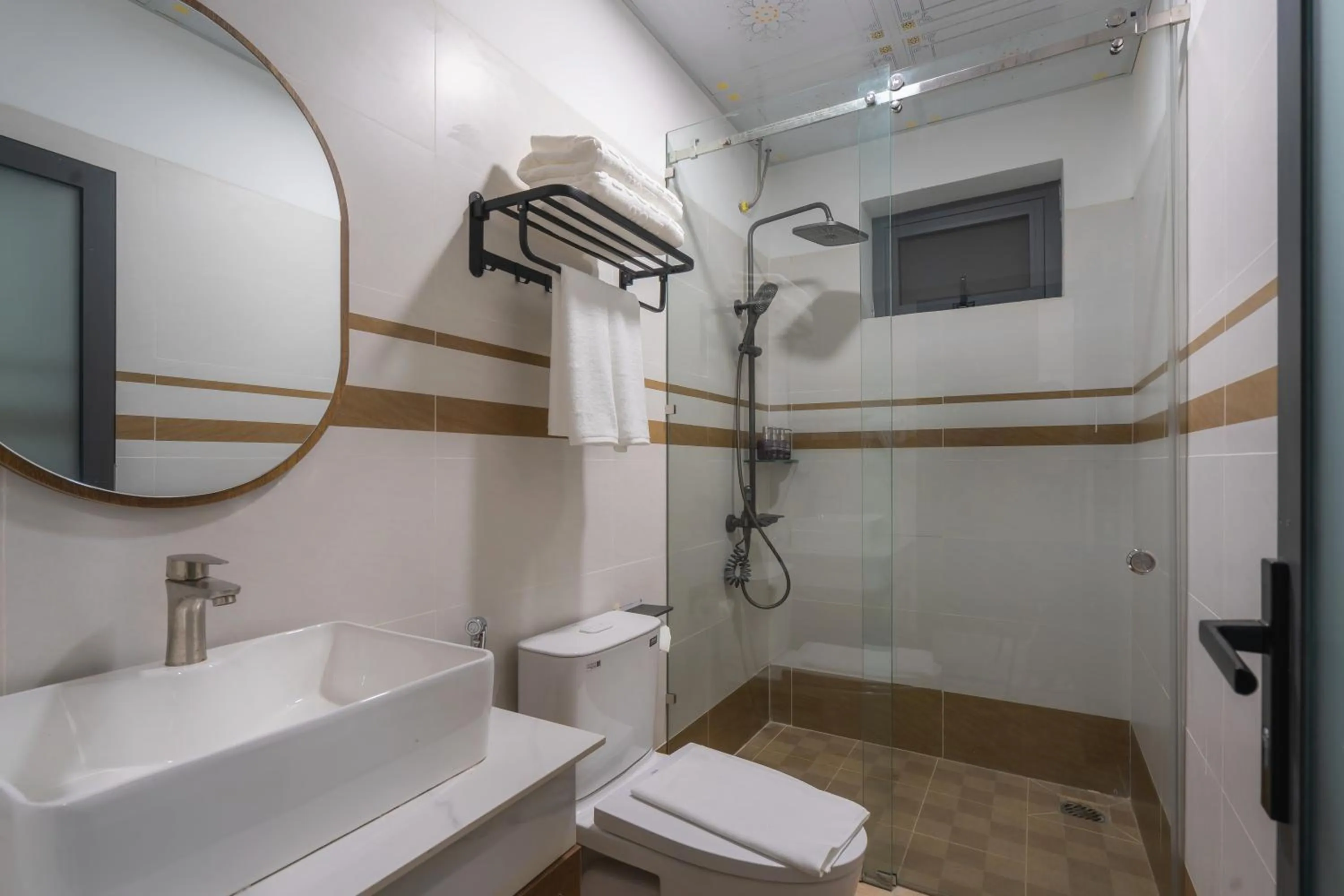 Toilet in ORCHID Hotel