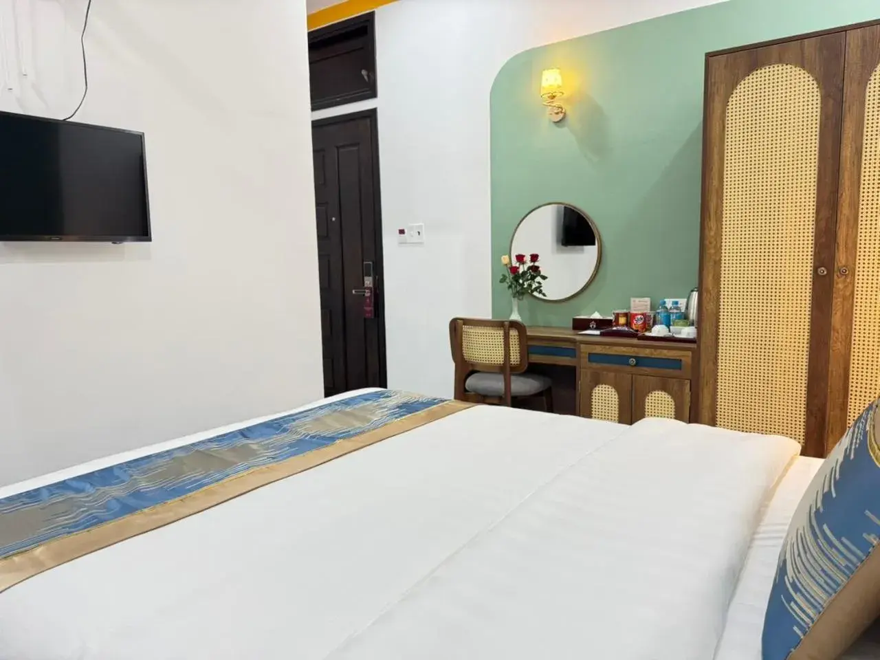 Communal lounge/ TV room, Bed in ORCHID Hotel Communal lounge/ TV room, Bed in ORCHID Hotel