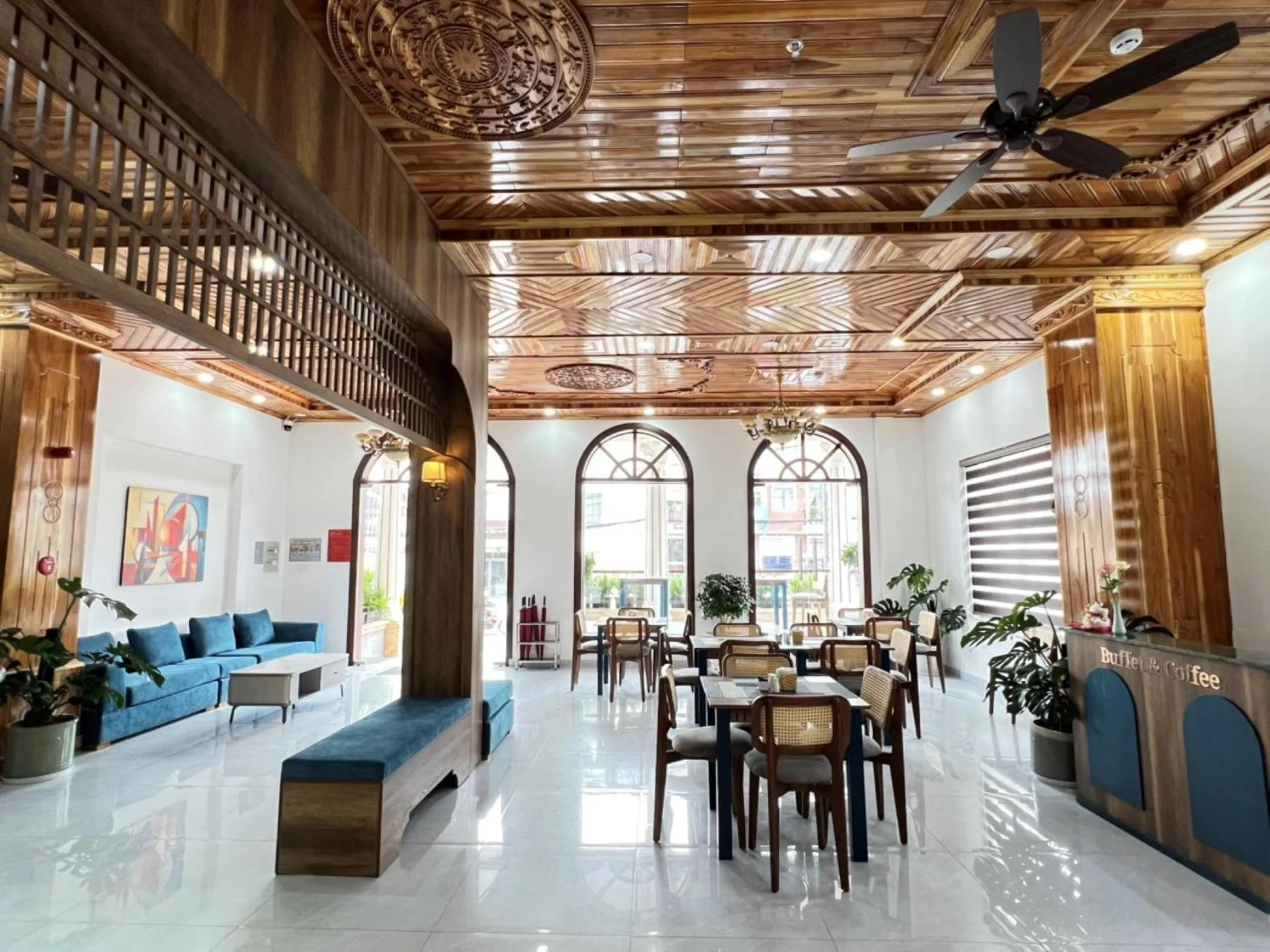 Restaurant/places to eat in ORCHID Hotel