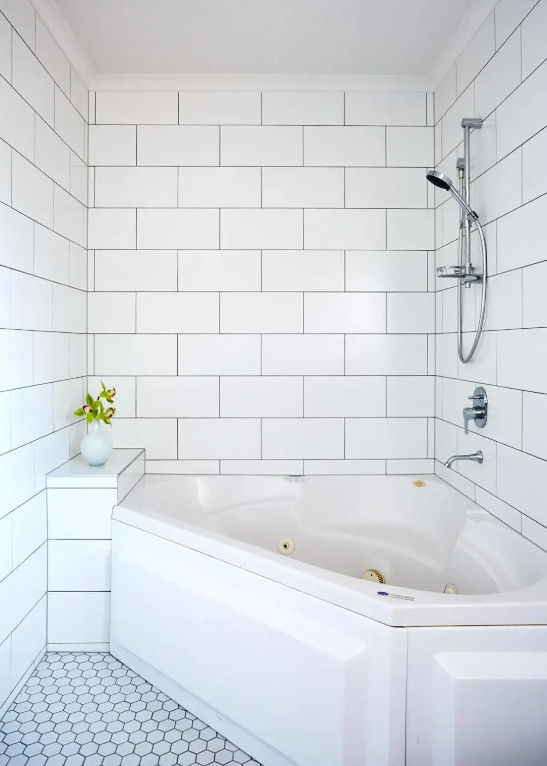 King Room with Spa Bath in The Terrace at The Settlement King Room with Spa Bath in The Terrace at The Settlement