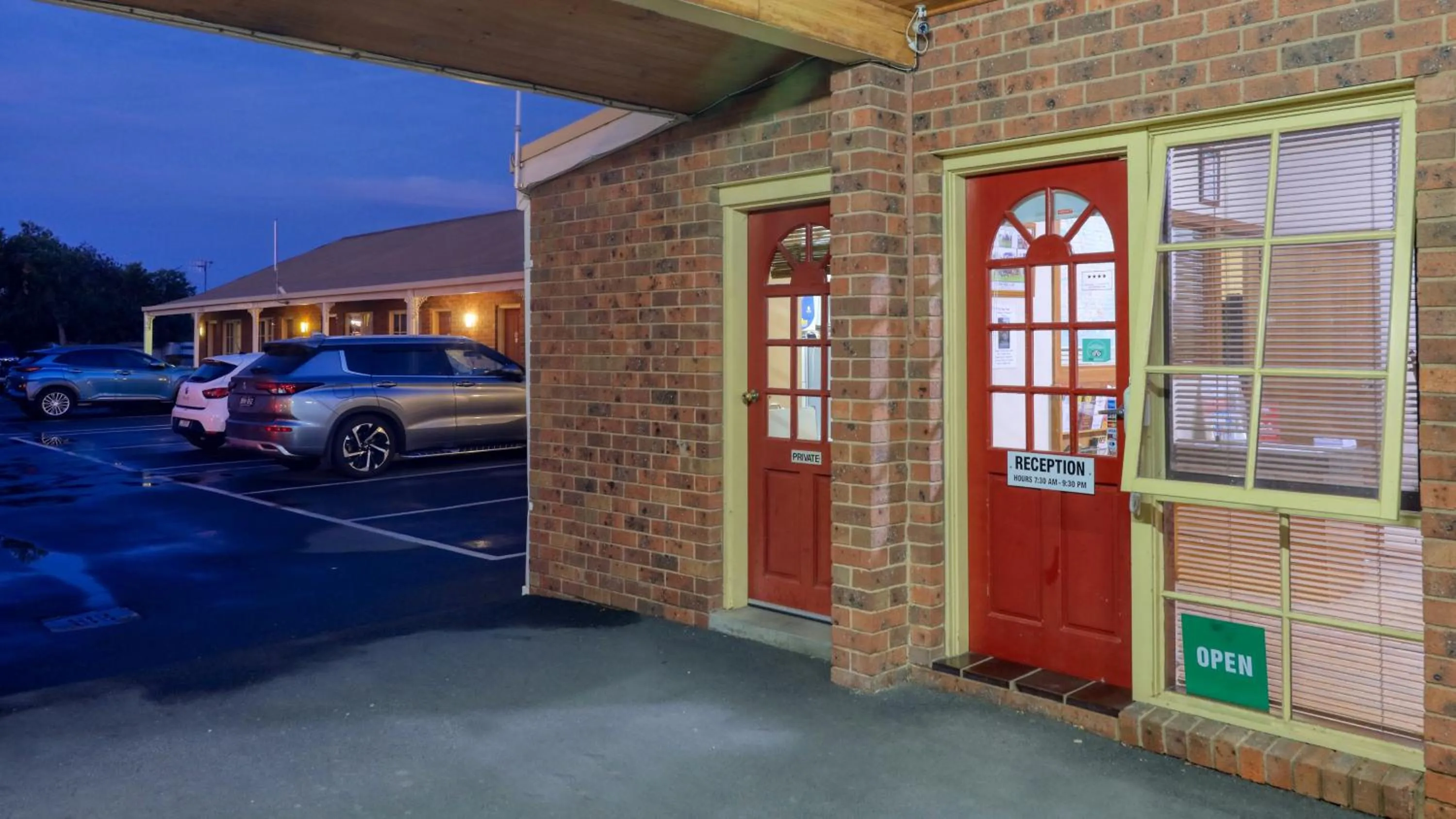 Lobby or reception in Top of the Town Motel & Apartments