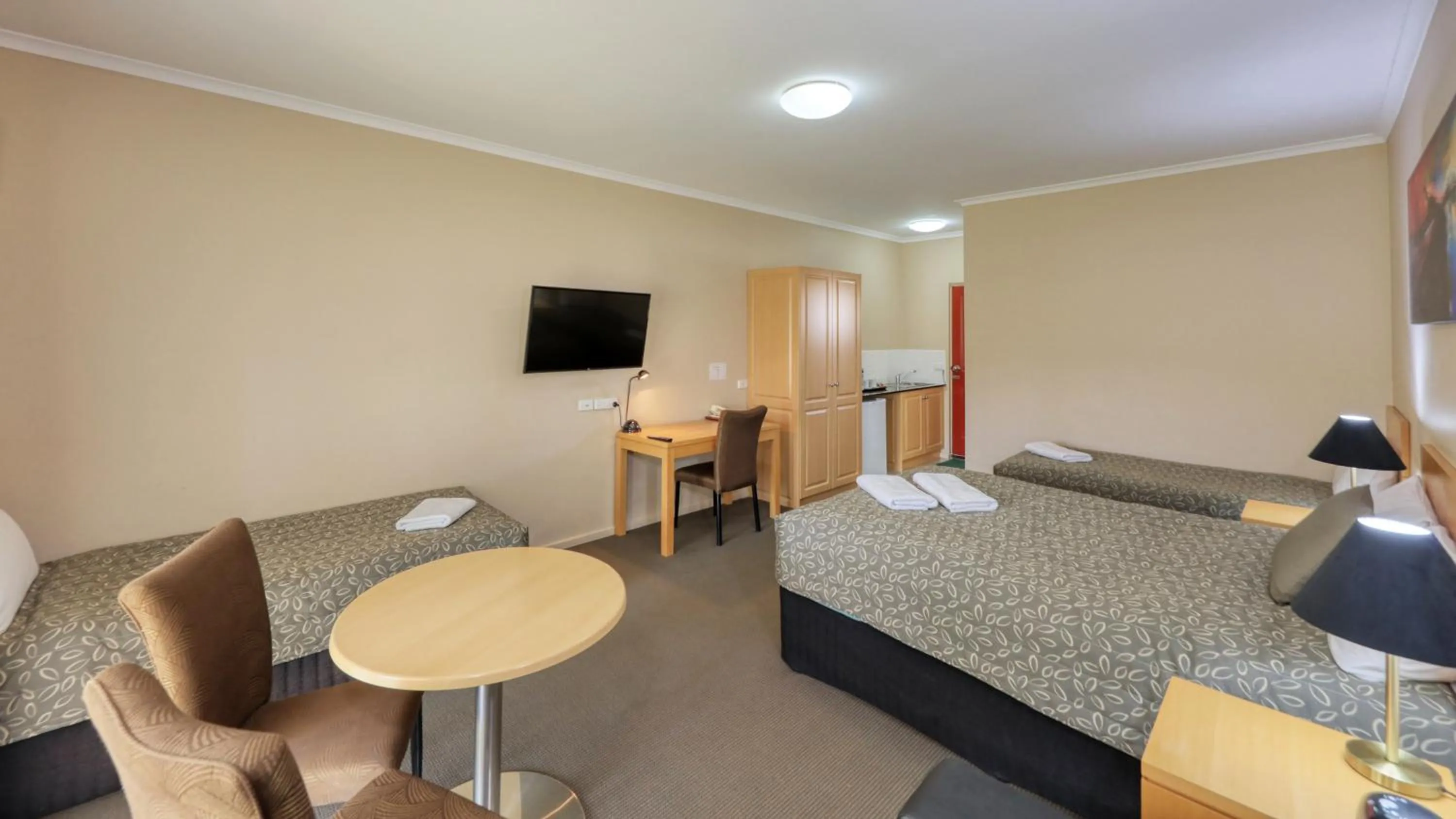 Bed in Top of the Town Motel & Apartments