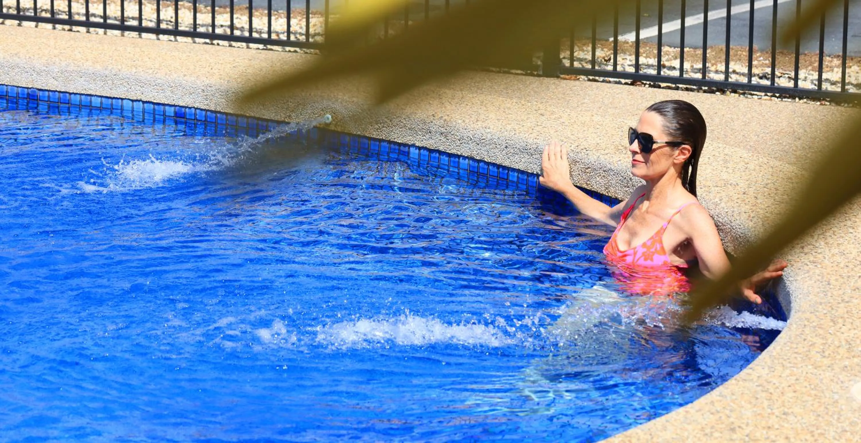 Swimming pool in Top of the Town Motel & Apartments