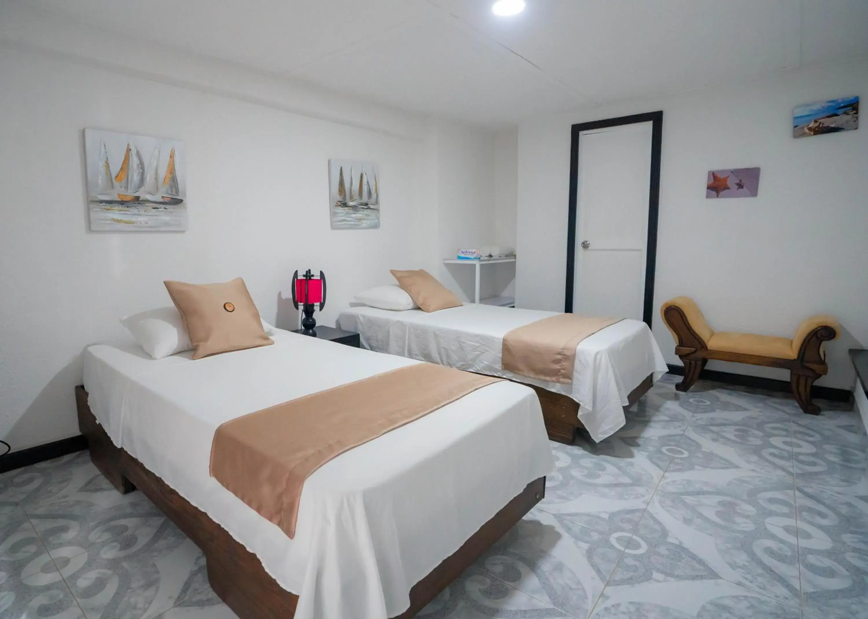 Twin Room - single occupancy in Posada Jasmina Place Twin Room - single occupancy in Posada Jasmina Place