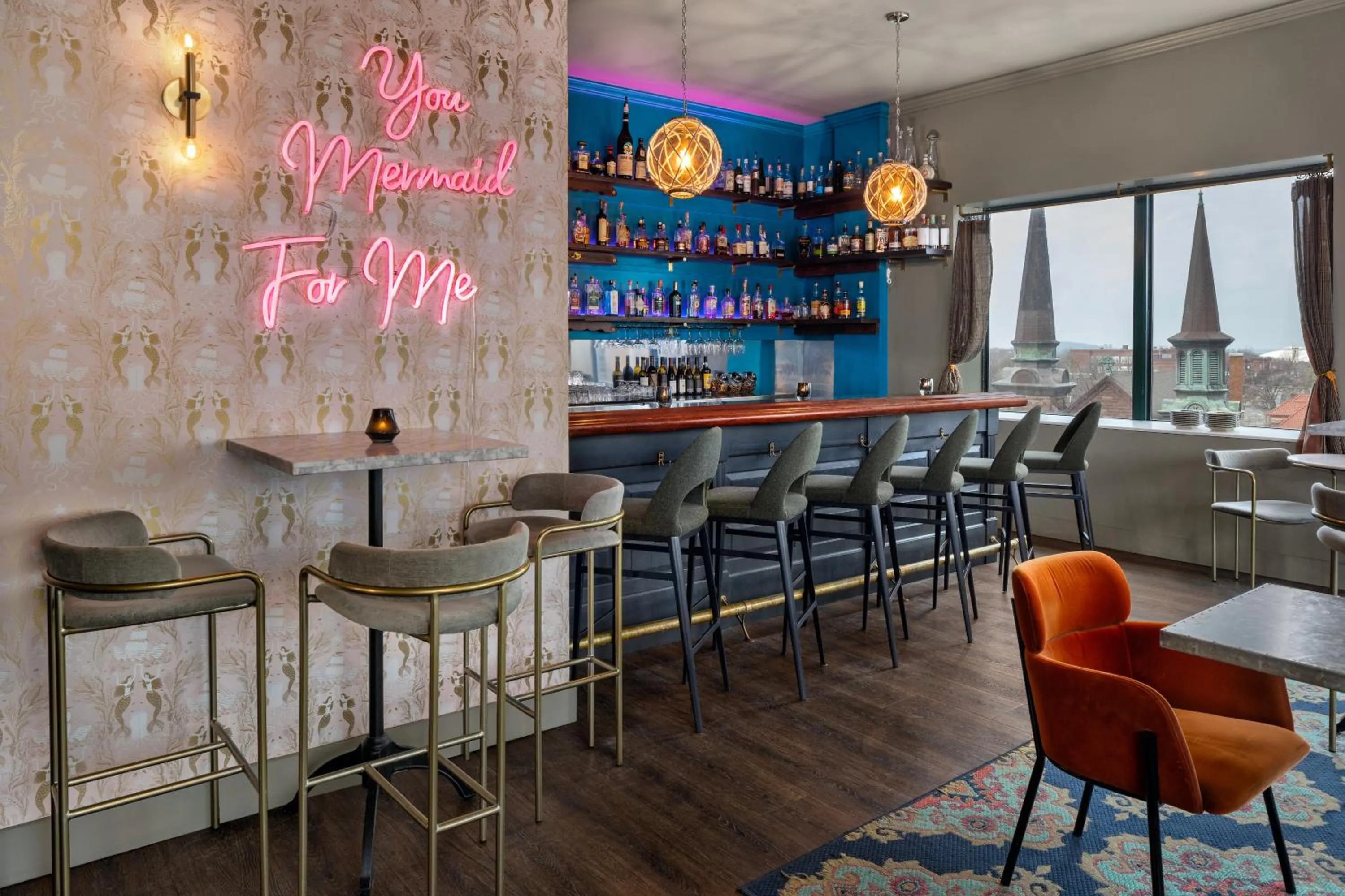 Restaurant/places to eat in Landmark Inn