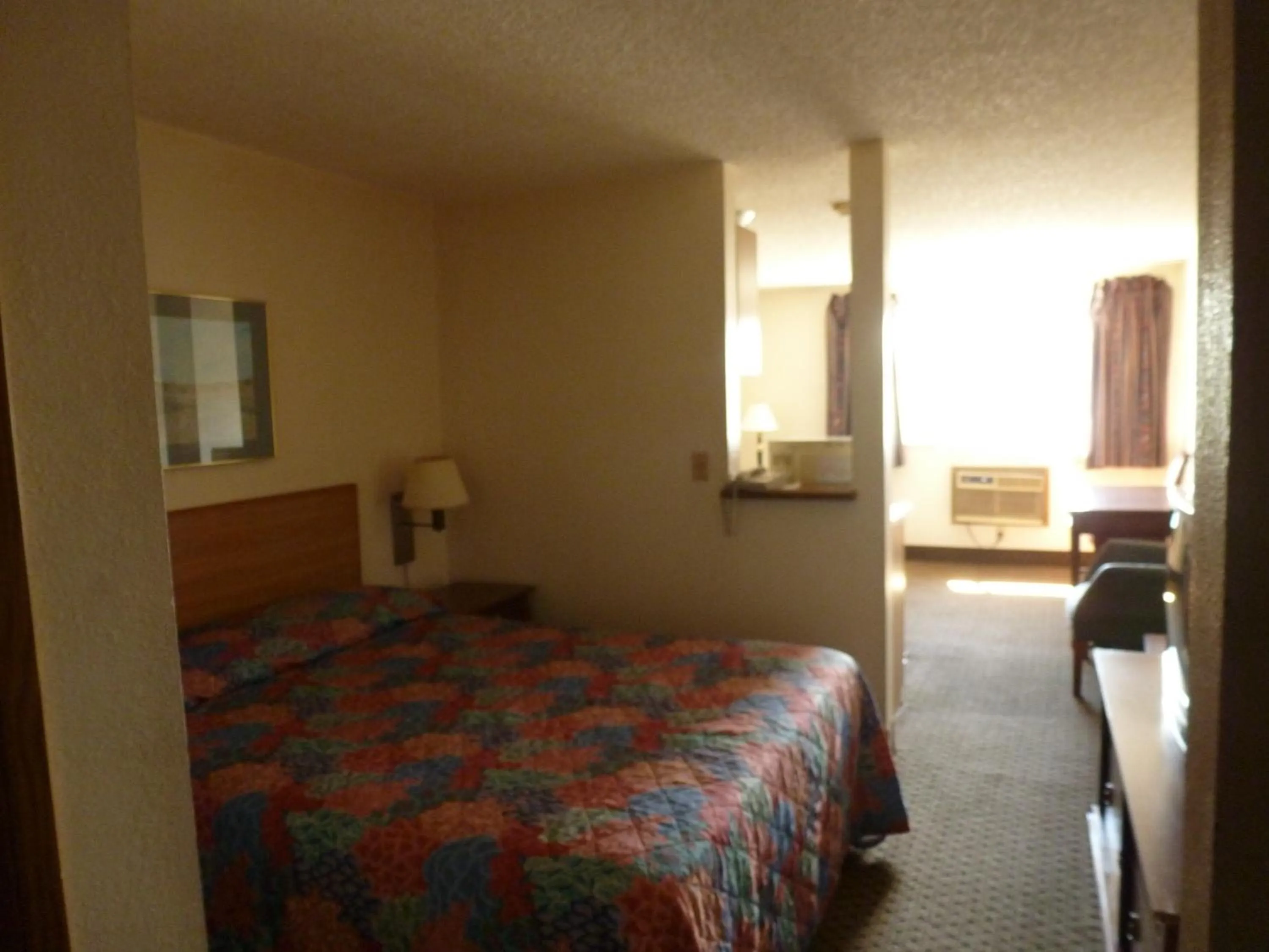 Photo of the whole room in Sunshine Motel II