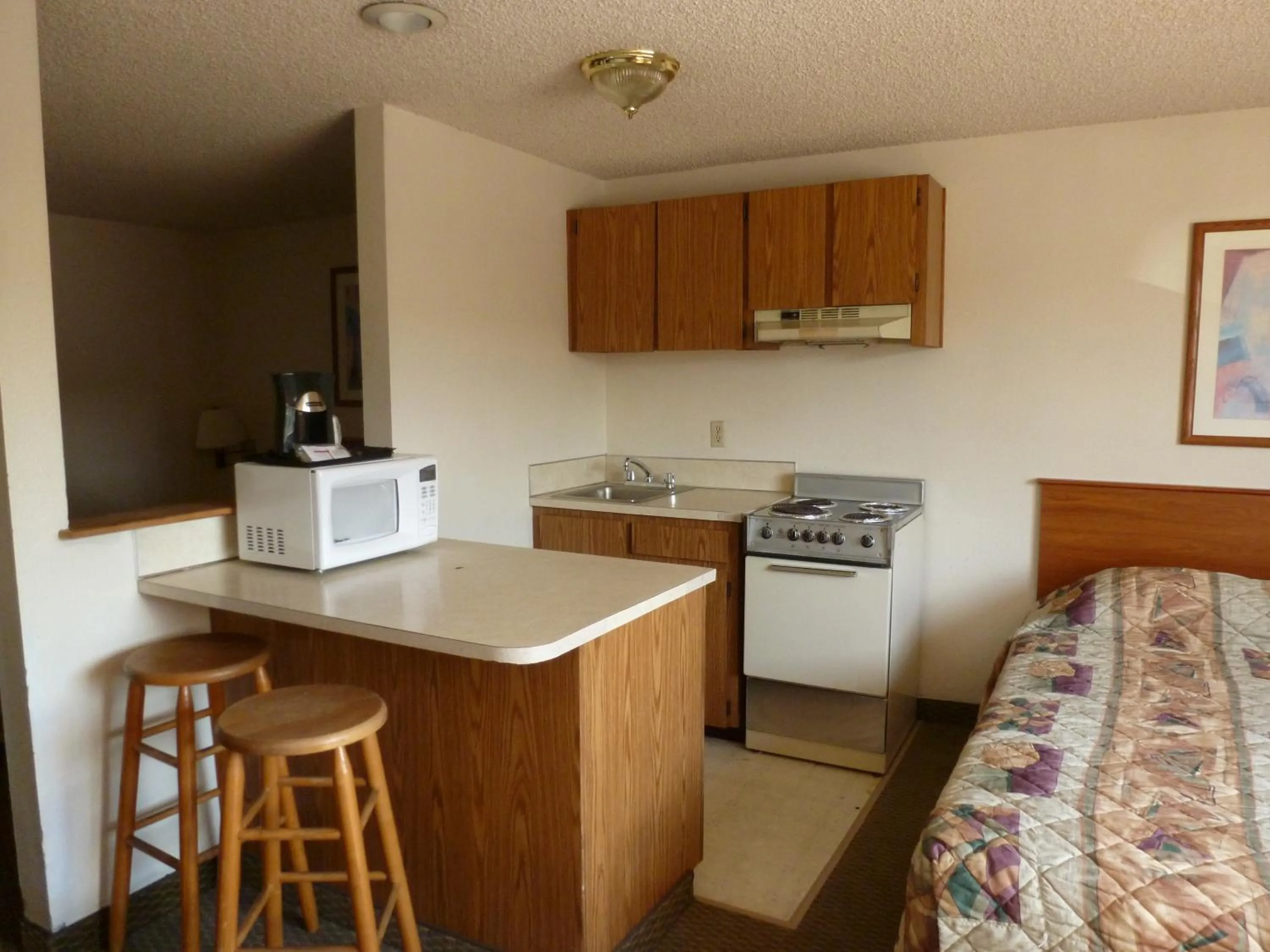 Kitchen or kitchenette, Kitchen/Kitchenette in Sunshine Motel II