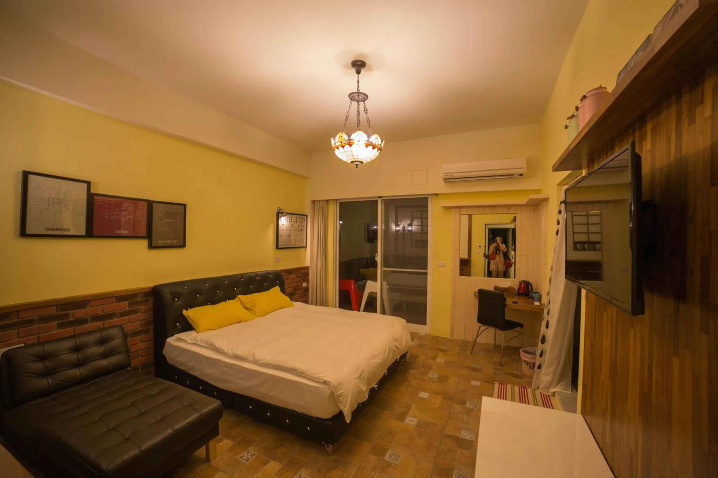 Photo of the whole room, Bed in Oia Cafe B&B