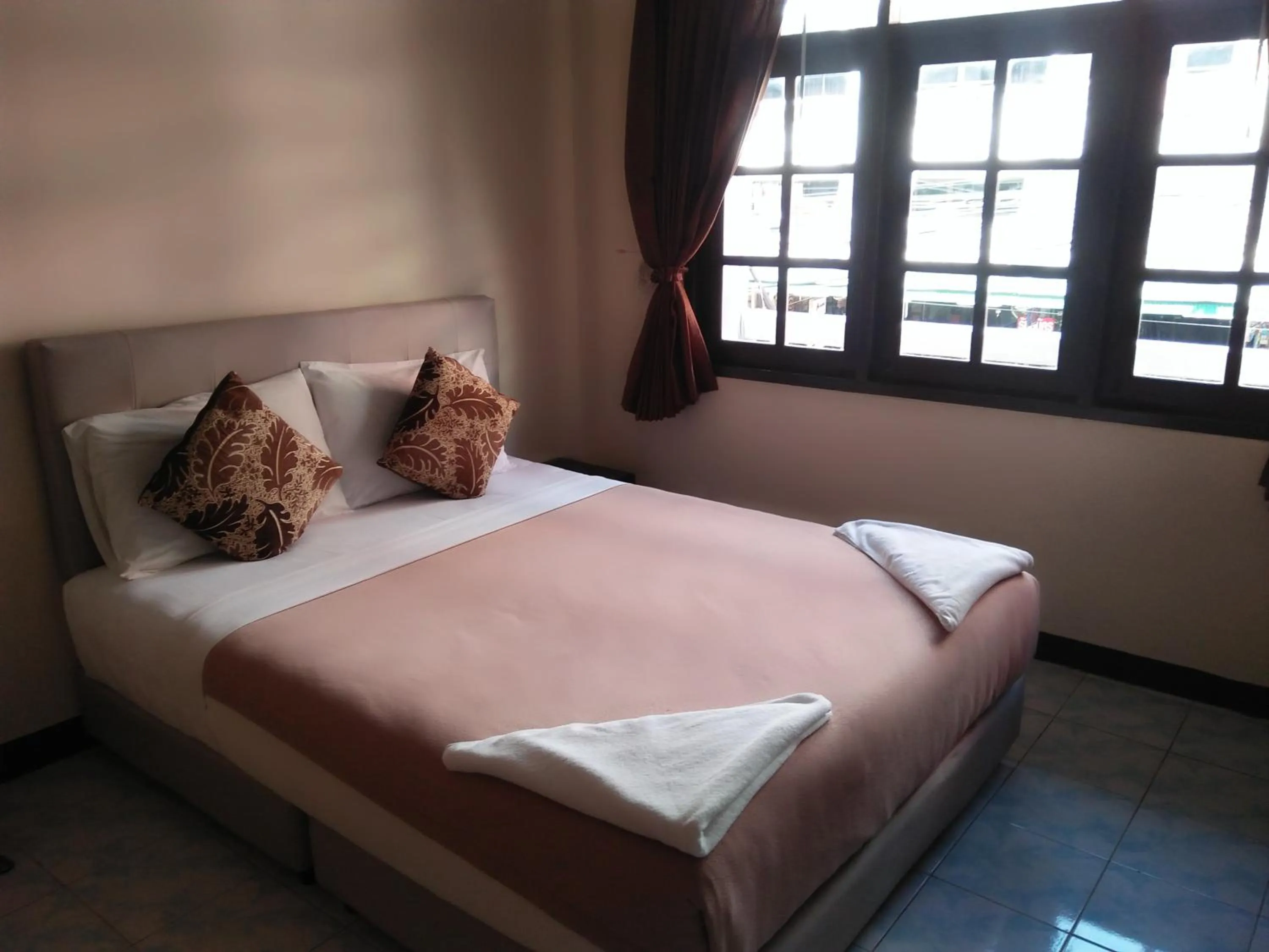 Bed in Stefan's Guesthouse